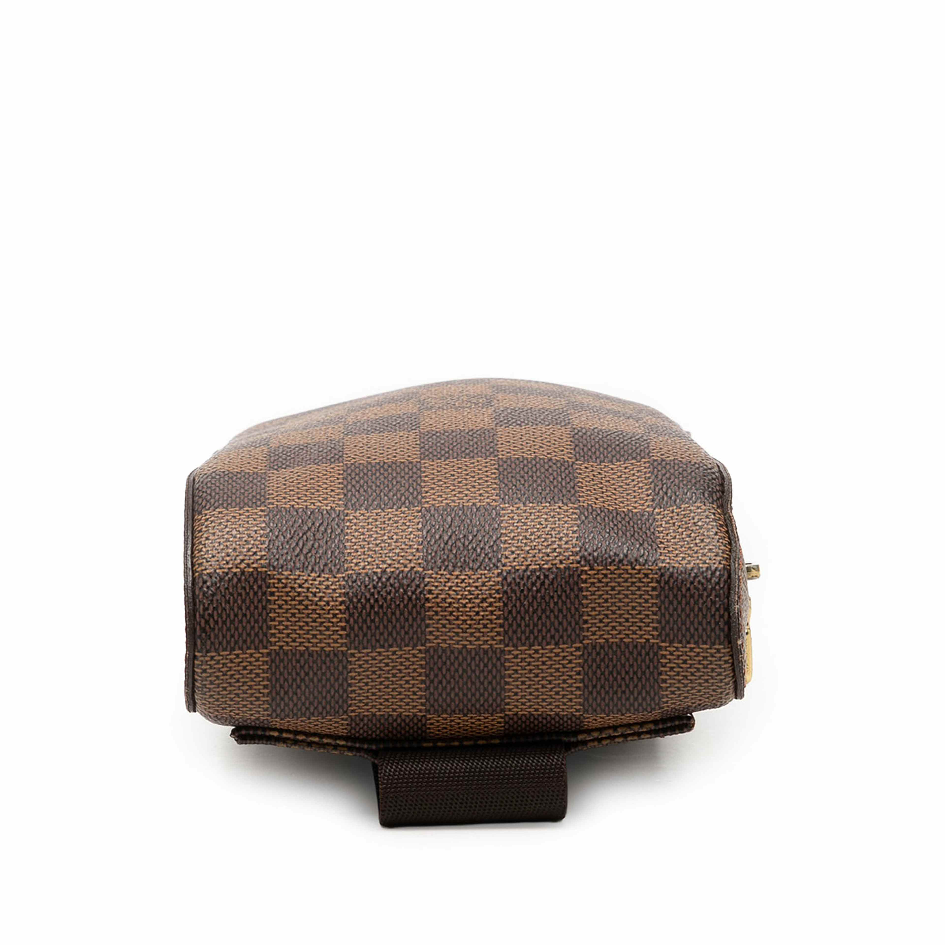 Louis Vuitton Damier Ebene Geronimos, från Luxclusif, i färgen brun. Klicka för att öppna bilden i stort format