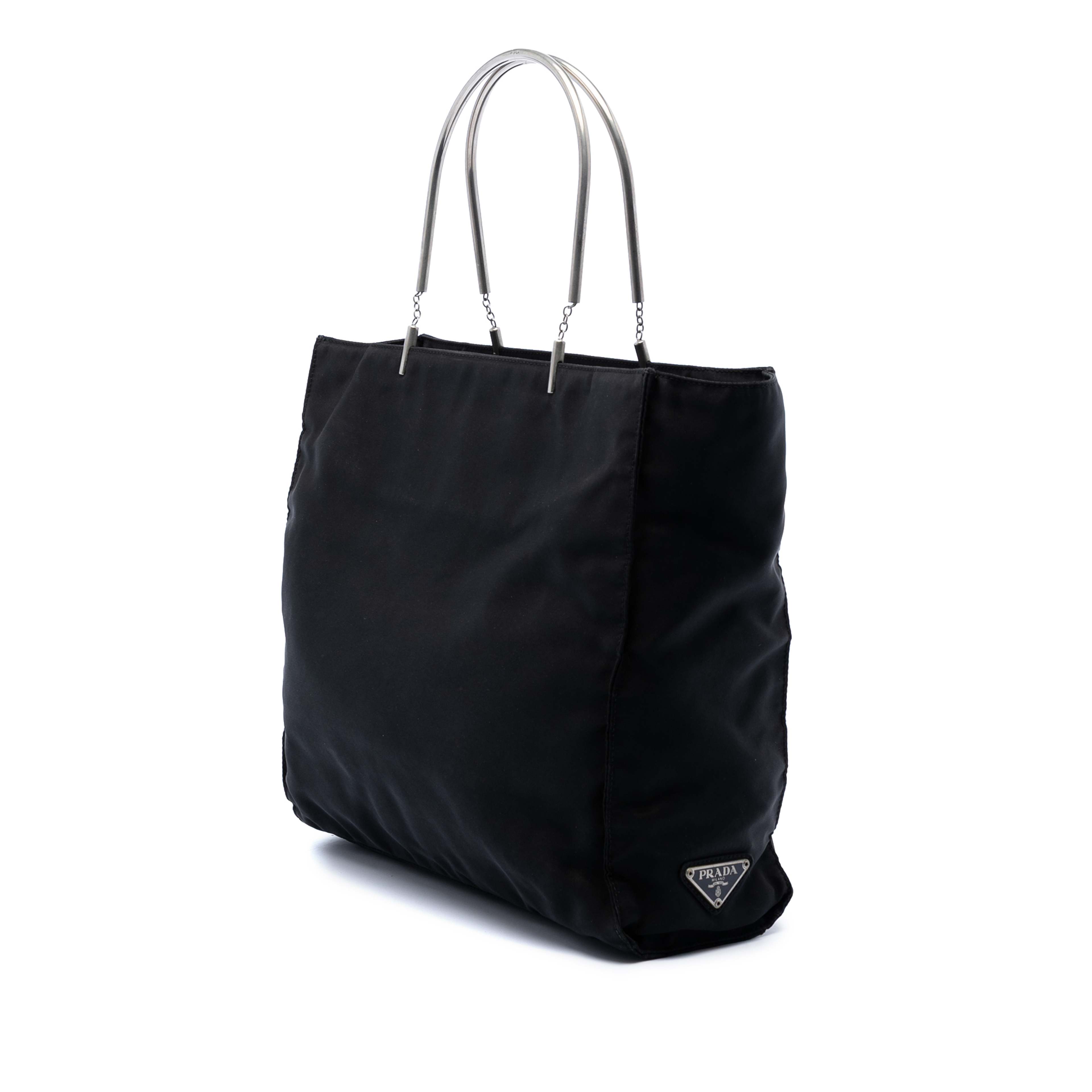 Prada Tessuto Metal Handle Bag, från Luxclusif, i färgen black. Klicka för att öppna bilden i stort format