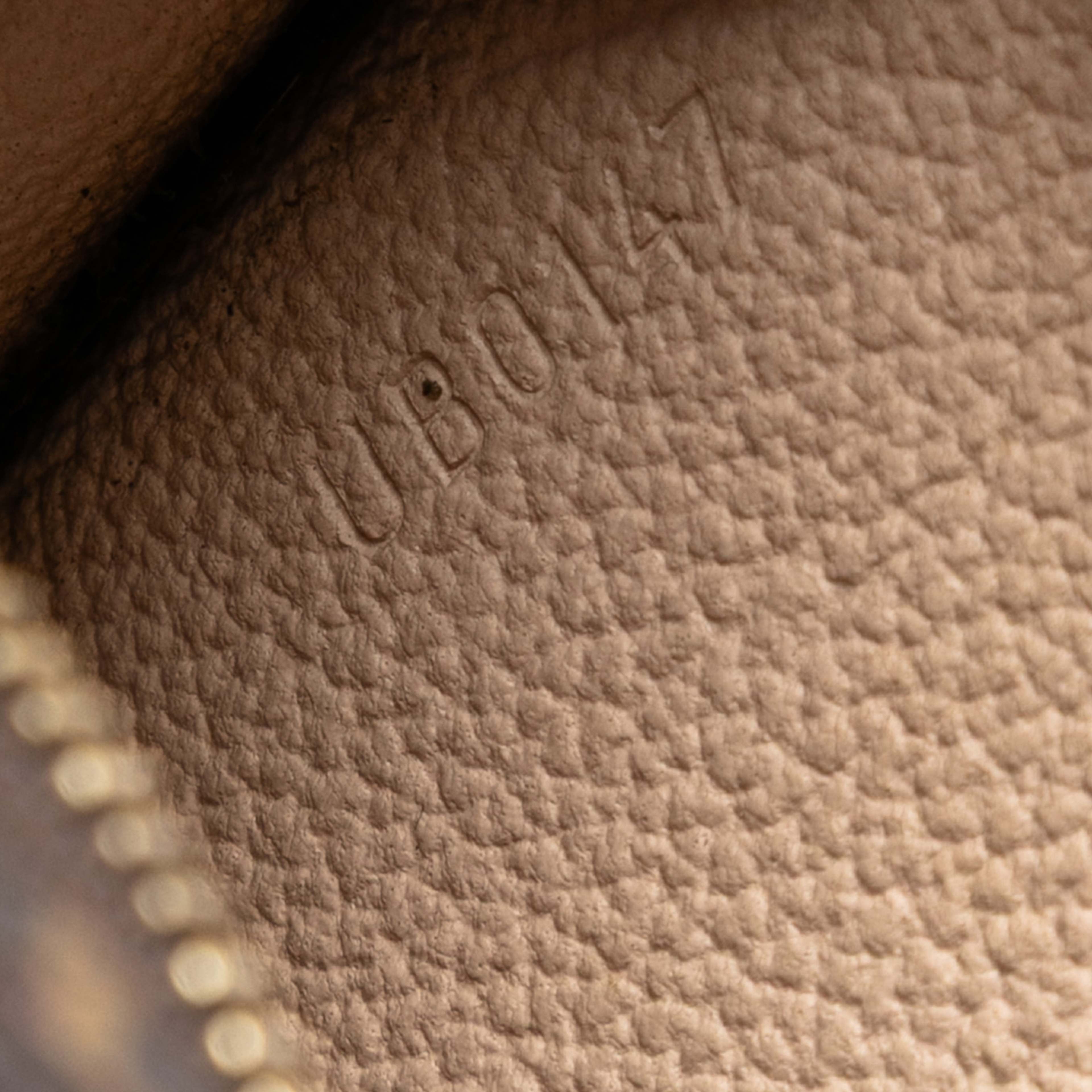 Louis Vuitton Monogram Toiletry Pouch 26, från Luxclusif, i färgen brown. Klicka för att öppna bilden i stort format