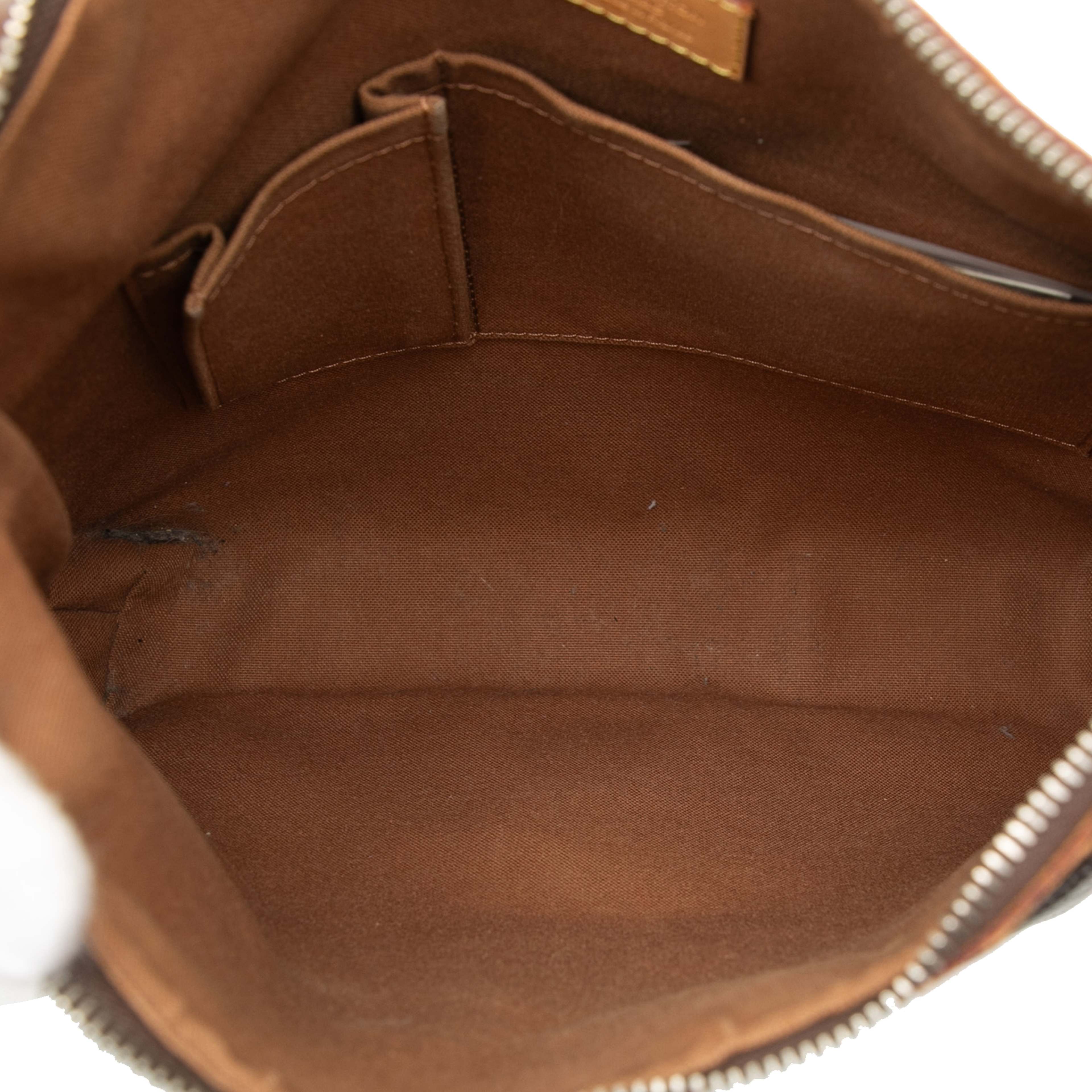 Louis Vuitton Monogram Odeon Mm, från Luxclusif, i färgen brown. Klicka för att öppna bilden i stort format