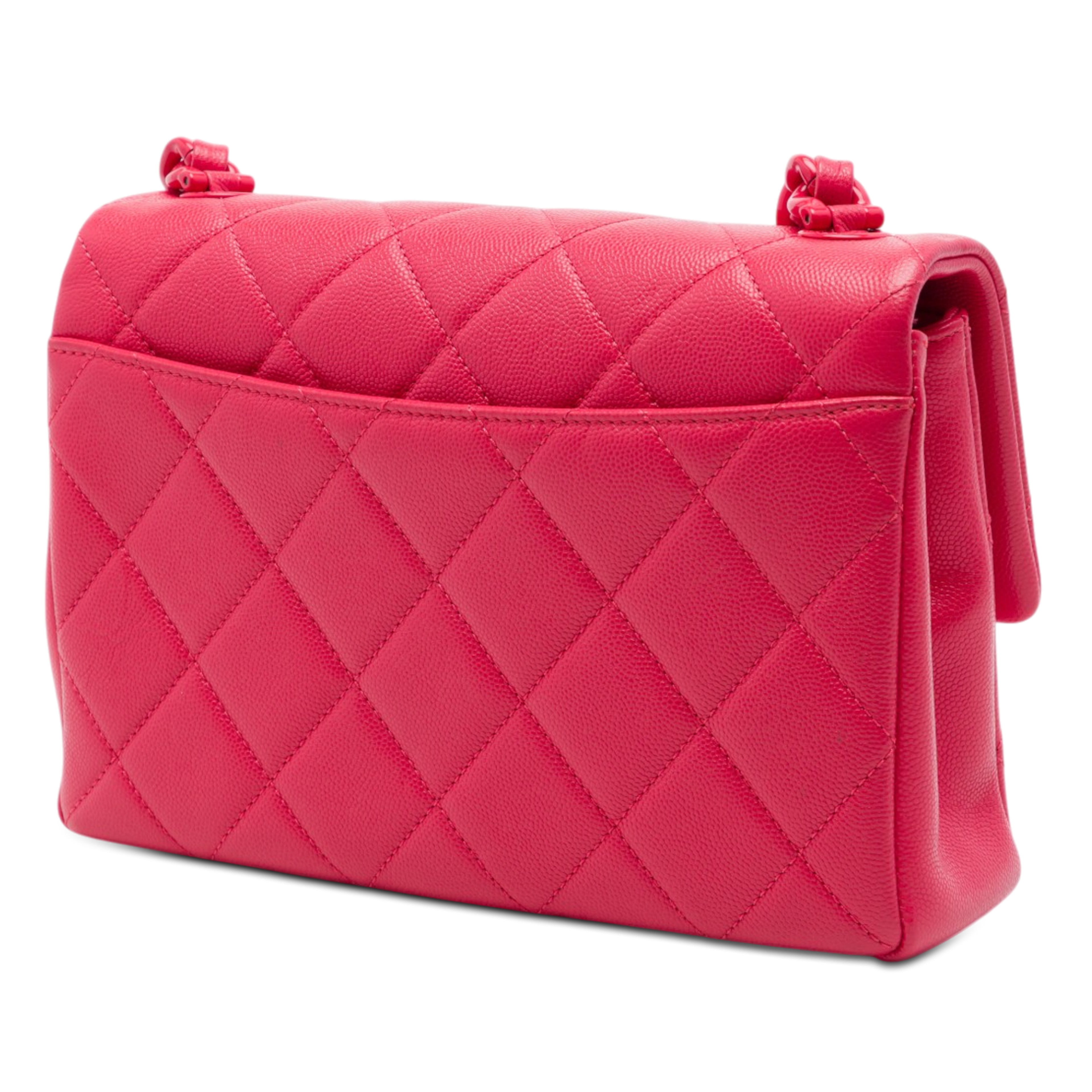 Chanel Medium Caviar My Everything Flap, från Luxclusif, i färgen rosa. Klicka för att öppna bilden i stort format