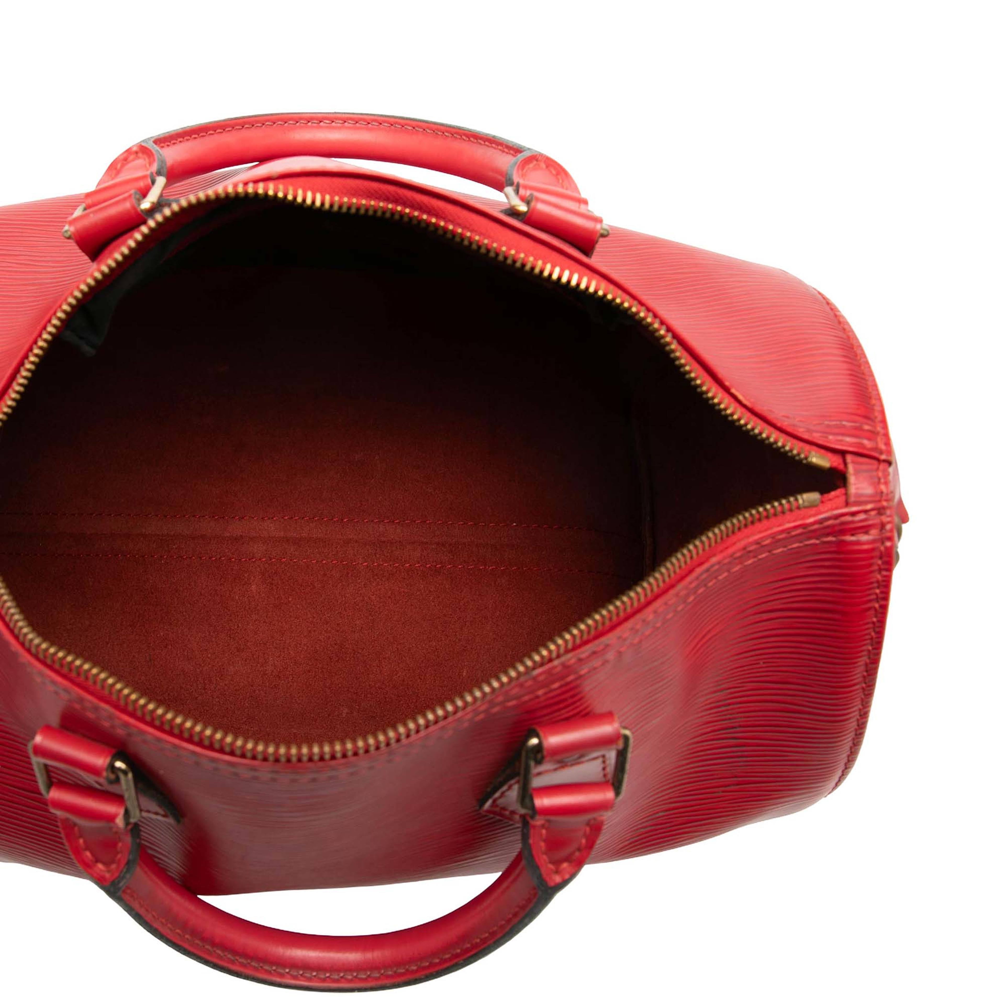 Louis Vuitton Epi Speedy 30, från Luxclusif, i färgen red. Klicka för att öppna bilden i stort format