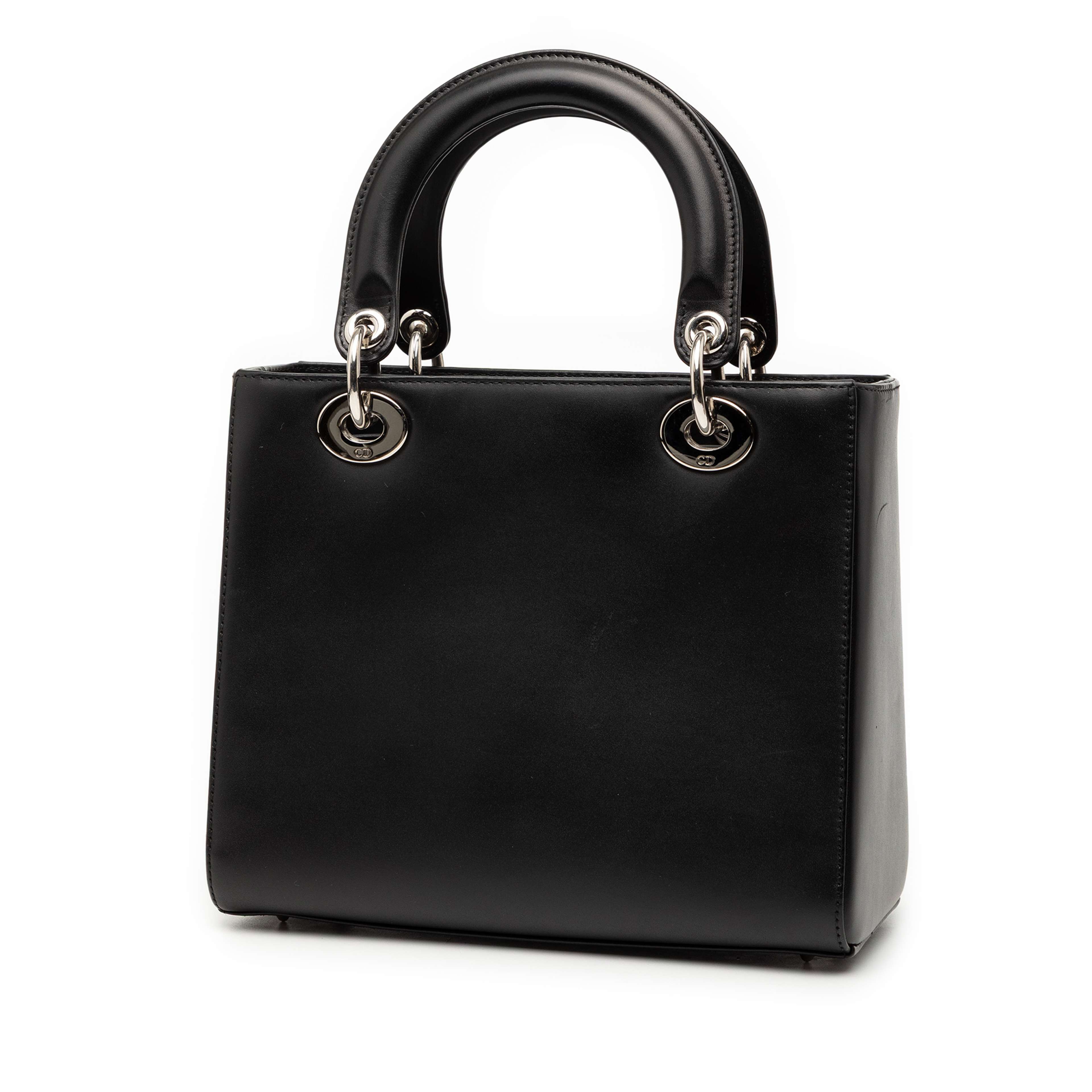 Dior Medium Calfskin Pockets Lady Dior, från Luxclusif, i färgen black. Klicka för att öppna bilden i stort format