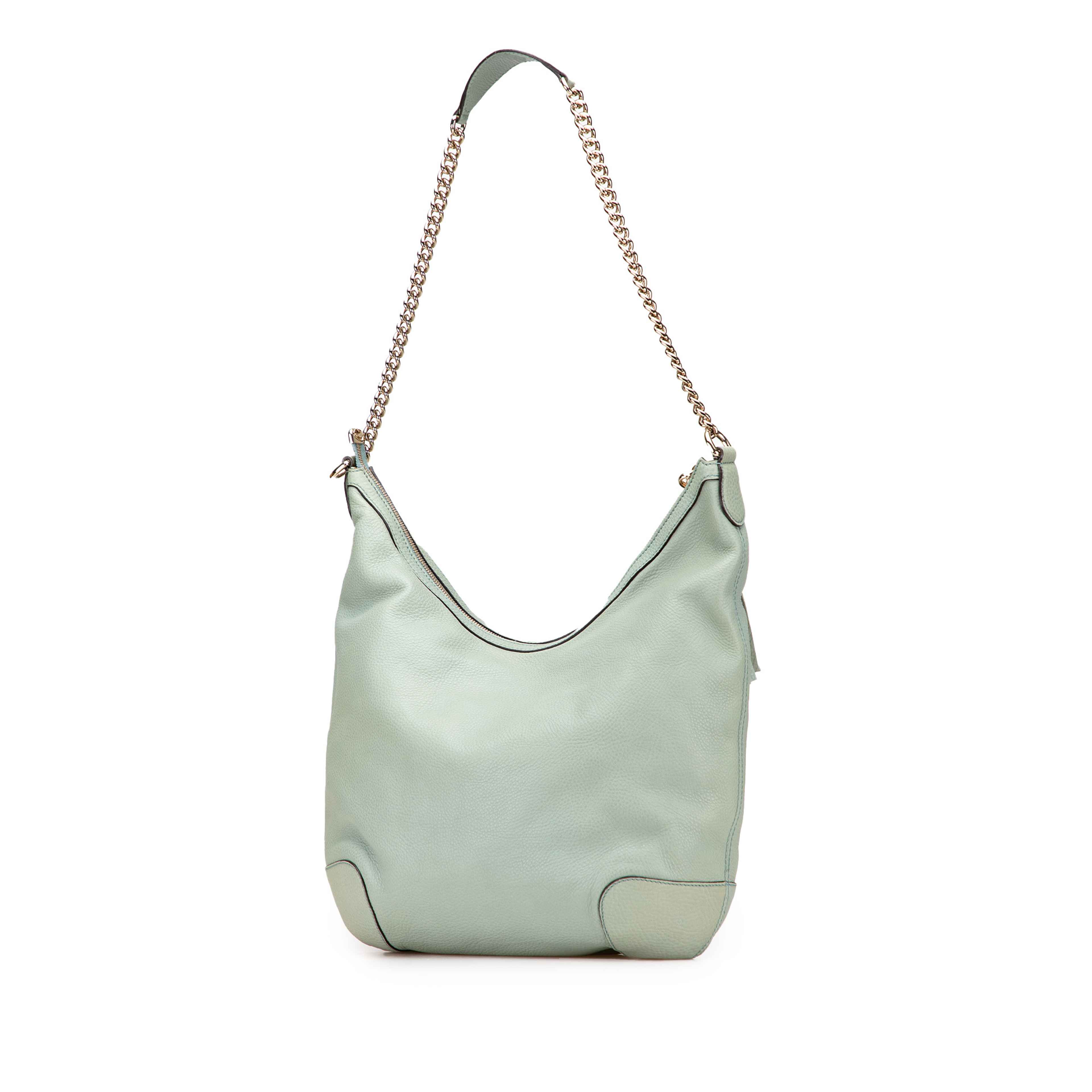 Gucci Leather Soho Chain Shoulder Bag, från Luxclusif, i färgen light blue. Klicka för att öppna bilden i stort format