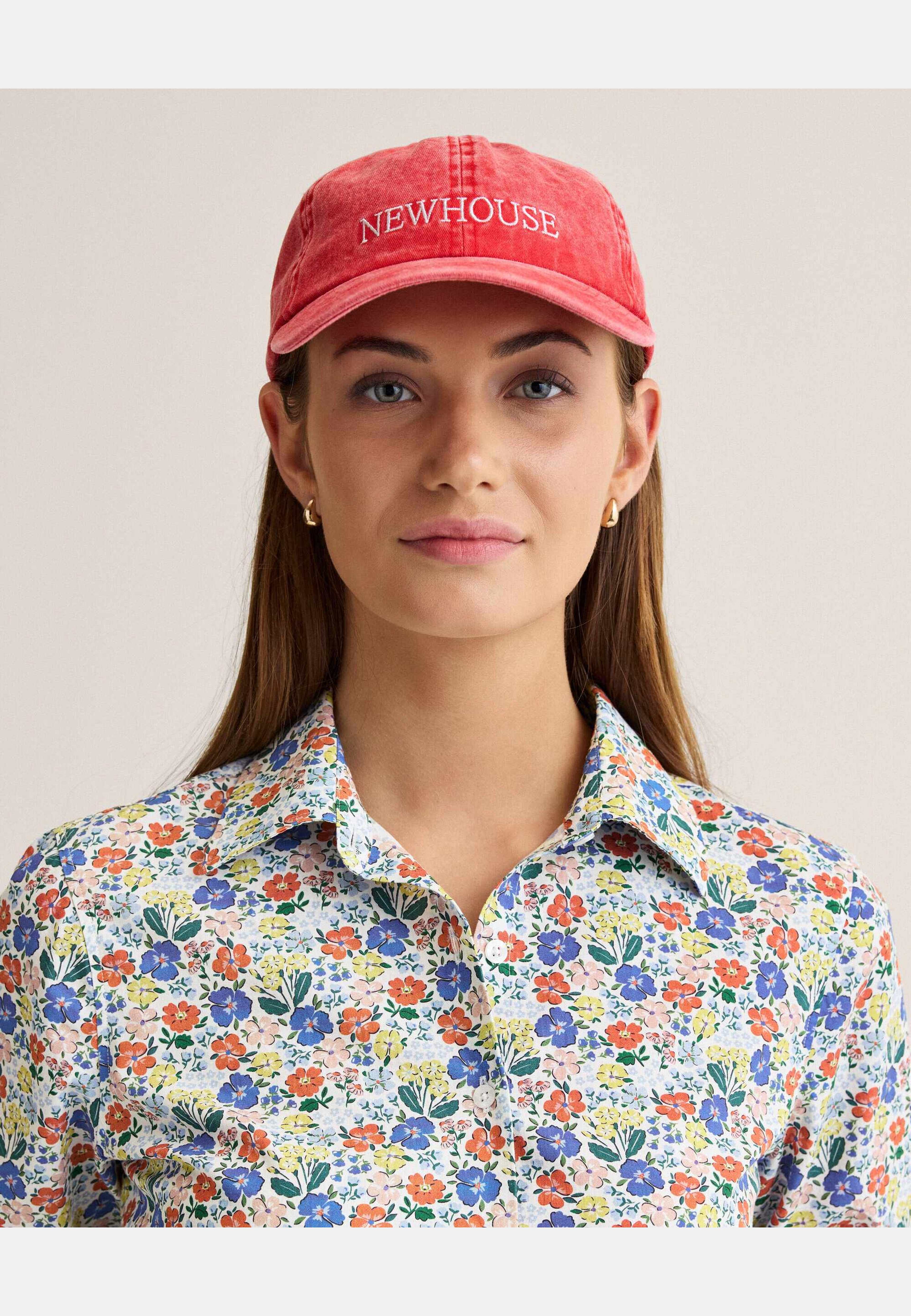 Linnea Flower Shirt, från Newhouse, i färgen offwhite. Klicka för att öppna bilden i stort format