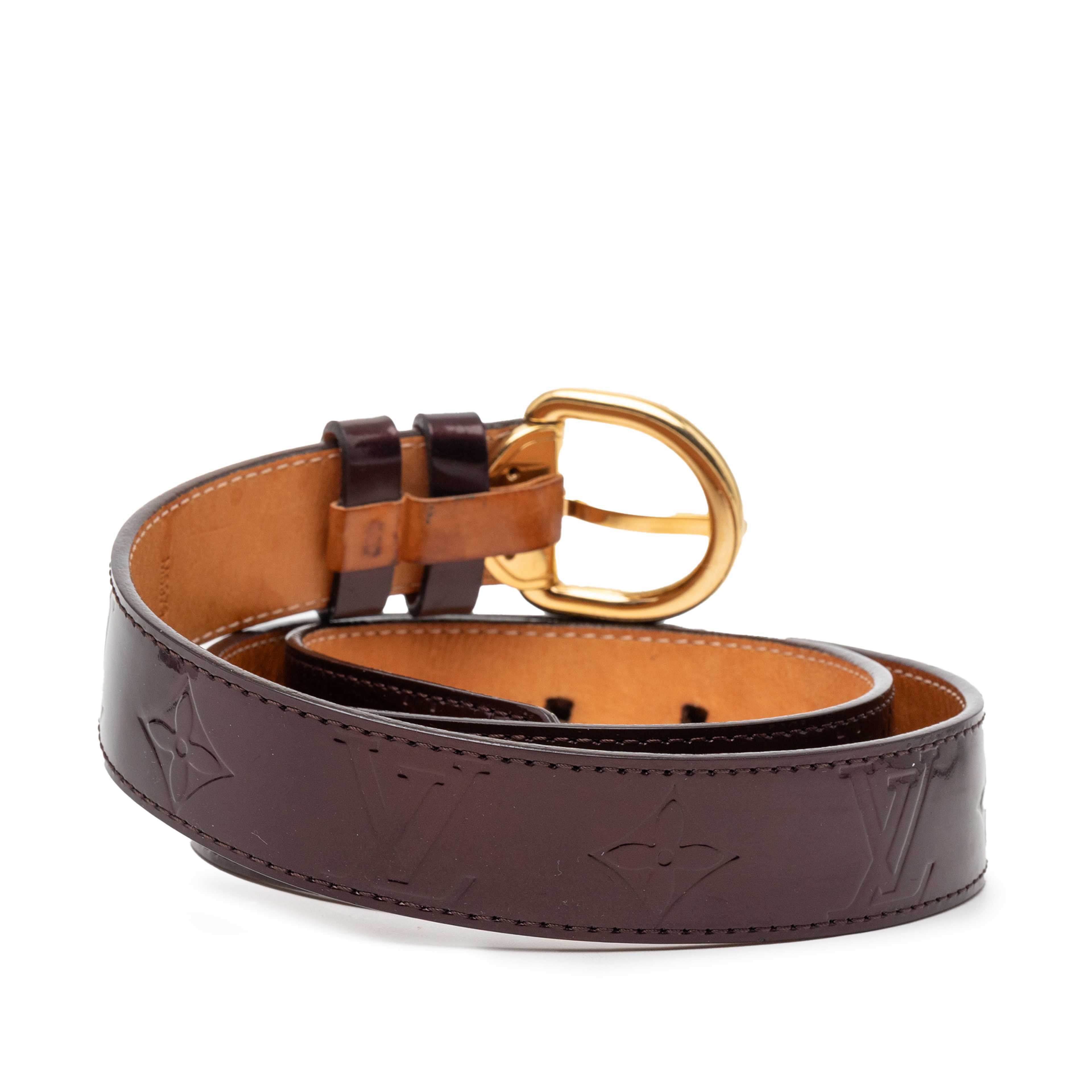 Louis Vuitton Monogram Vernis Belt, från Luxclusif, i färgen plum. Klicka för att öppna bilden i stort format