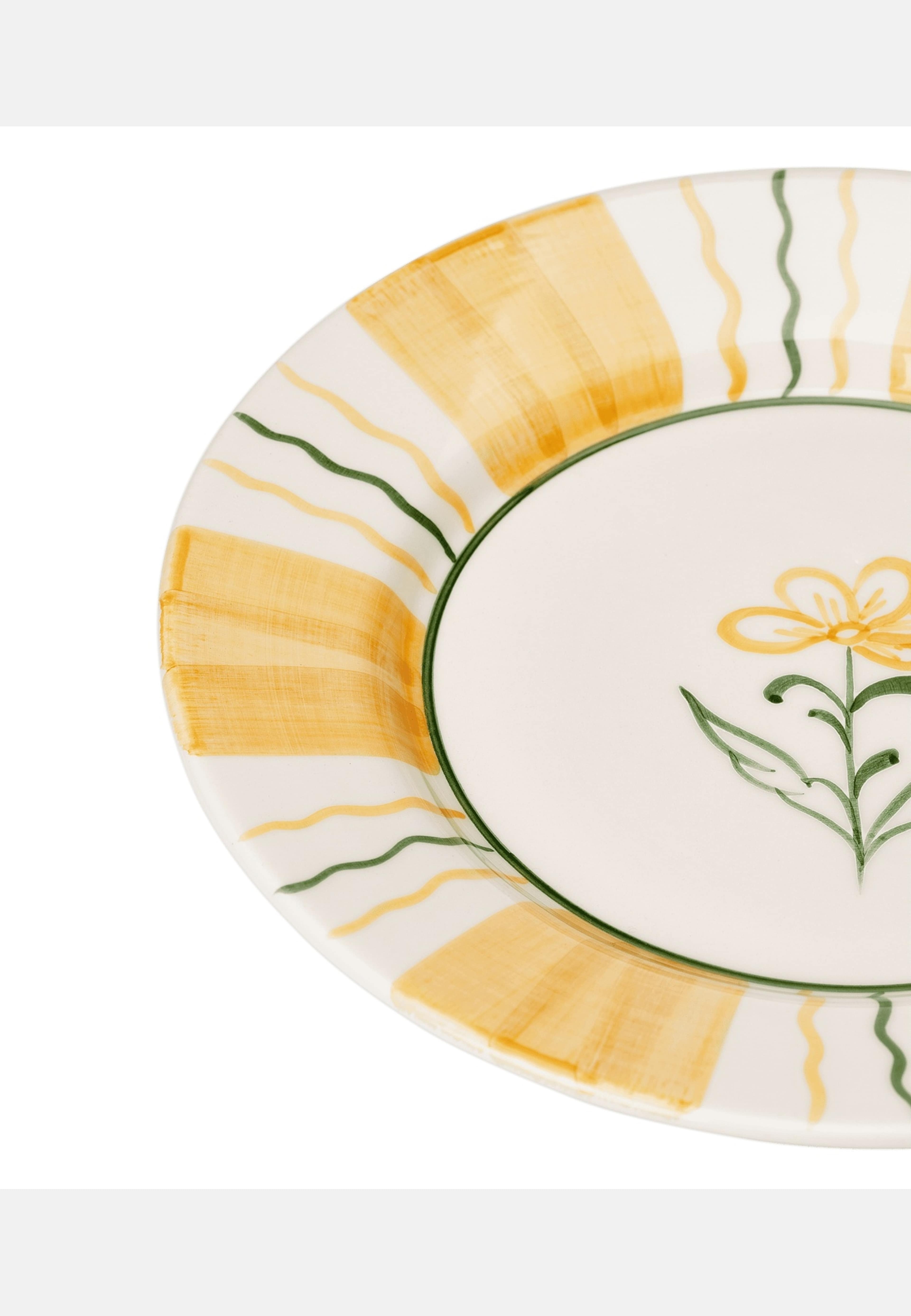 Flora Tallrik - 28 Cm, från Pick A Poppy, i färgen ochre. Klicka för att öppna bilden i stort format