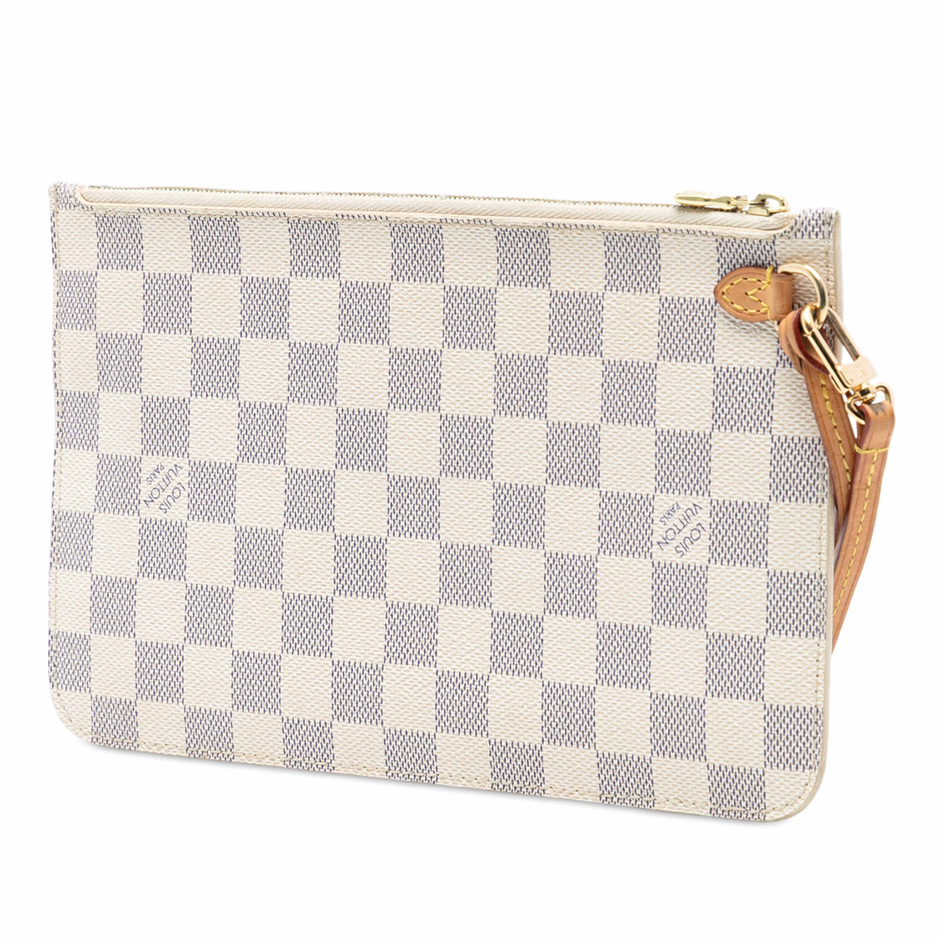 Louis Vuitton Damier Azur Neverfull Mm Pouch, från Luxclusif, i färgen white. Klicka för att öppna bilden i stort format