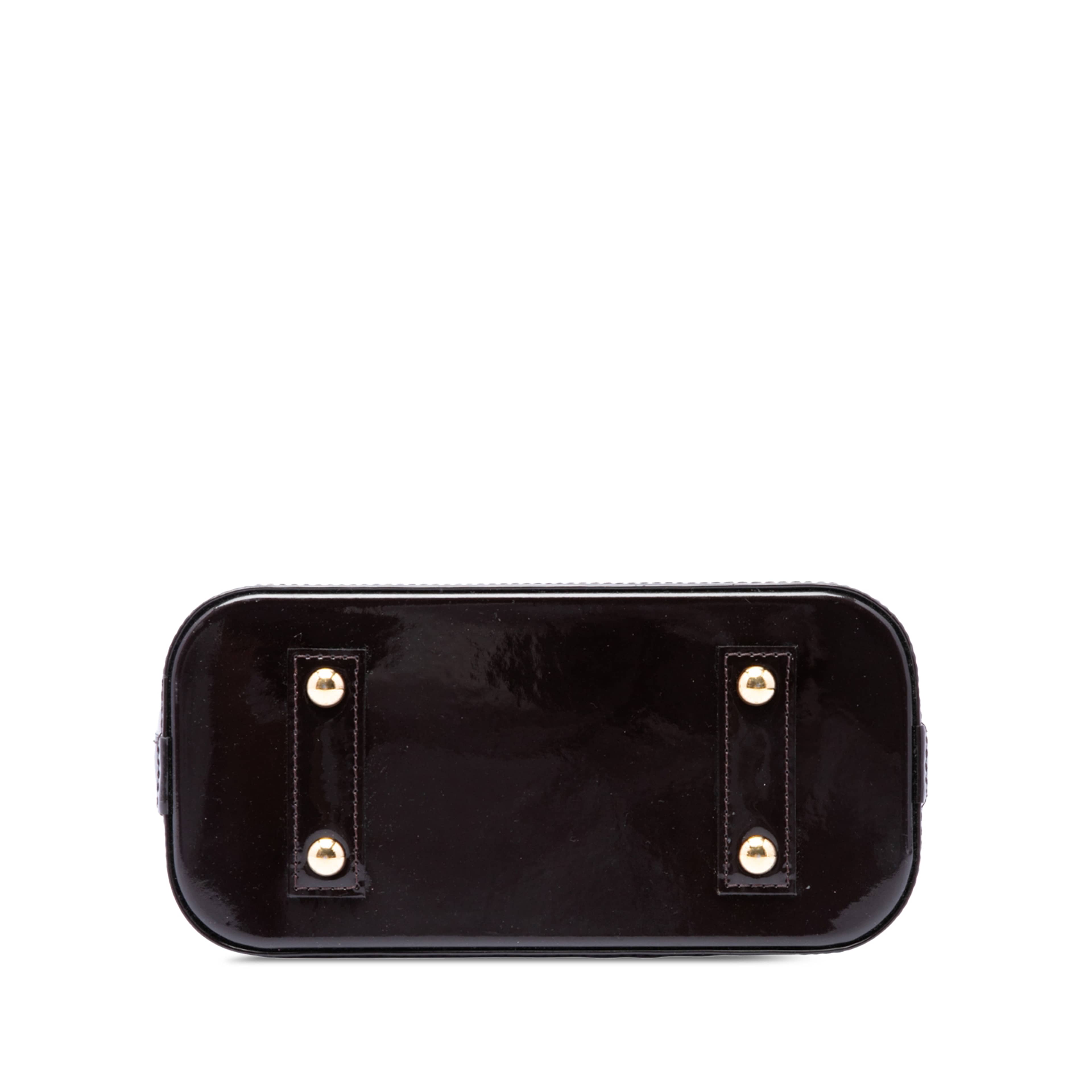 Louis Vuitton Monogram Vernis Alma Bb, från Luxclusif, i färgen purpur. Klicka för att öppna bilden i stort format