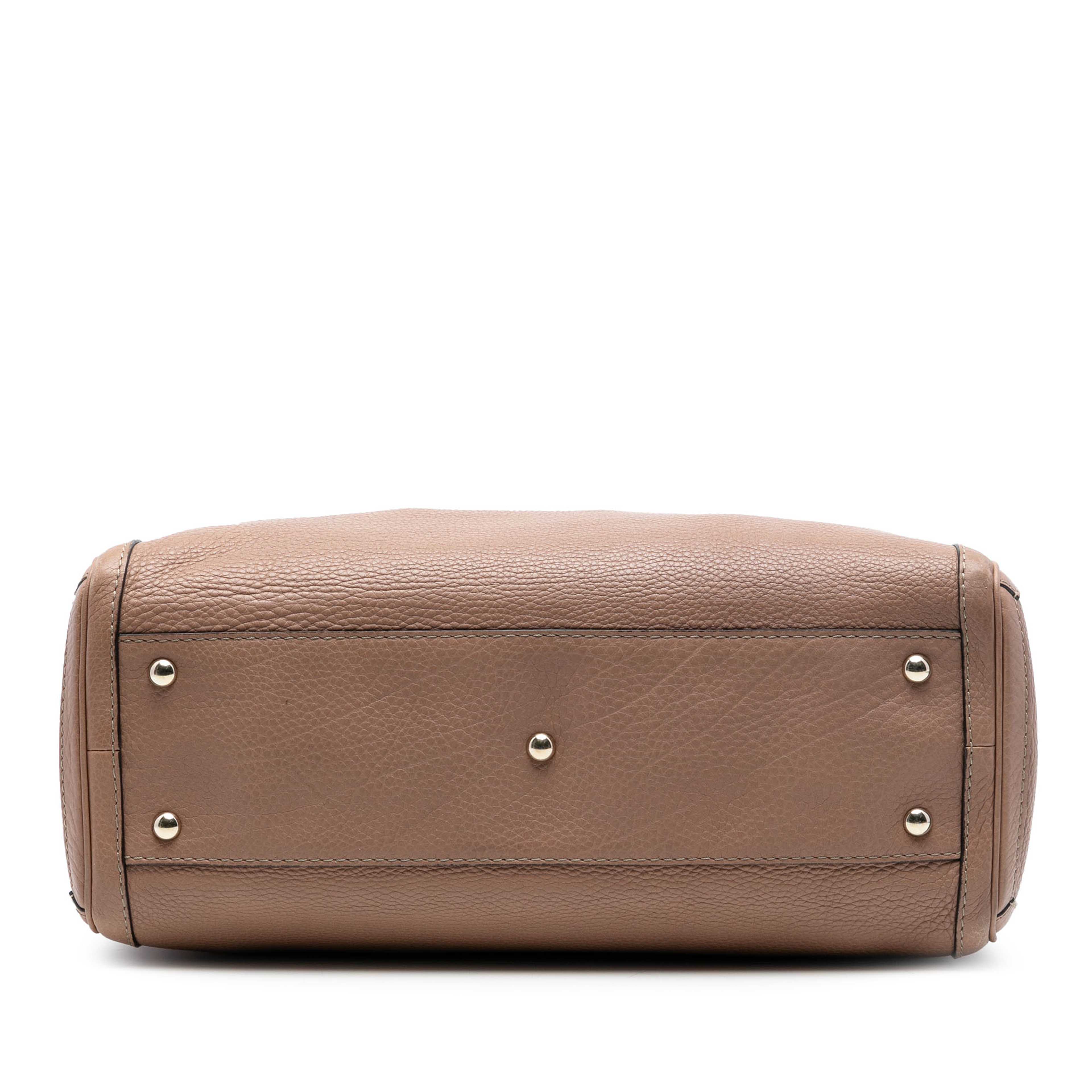 Gucci Medium Leather Bella Tote, från Luxclusif, i färgen nude. Klicka för att öppna bilden i stort format