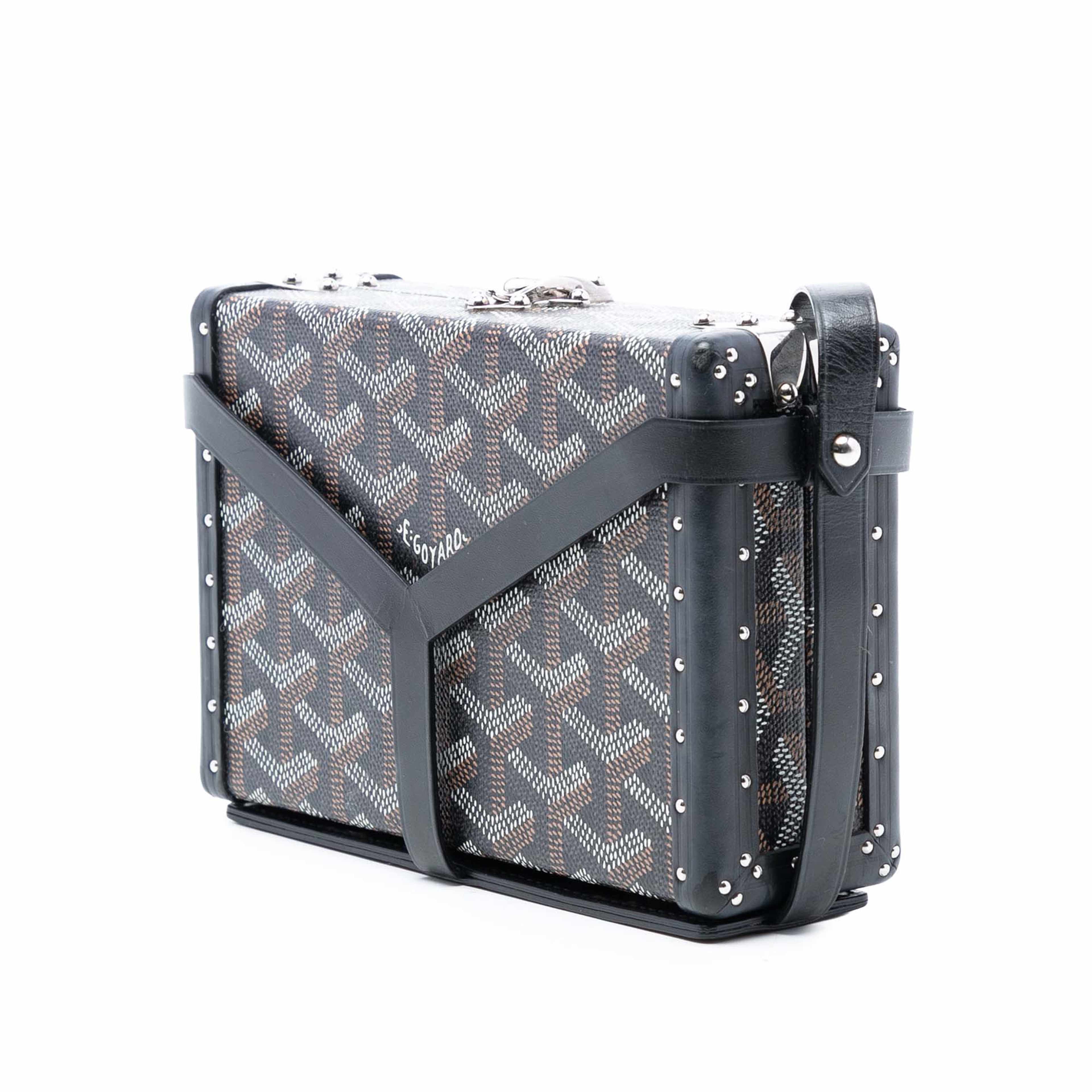 Goyard Goyardine Minaudiere Trunk Bag, från Luxclusif, i färgen svart. Klicka för att öppna bilden i stort format