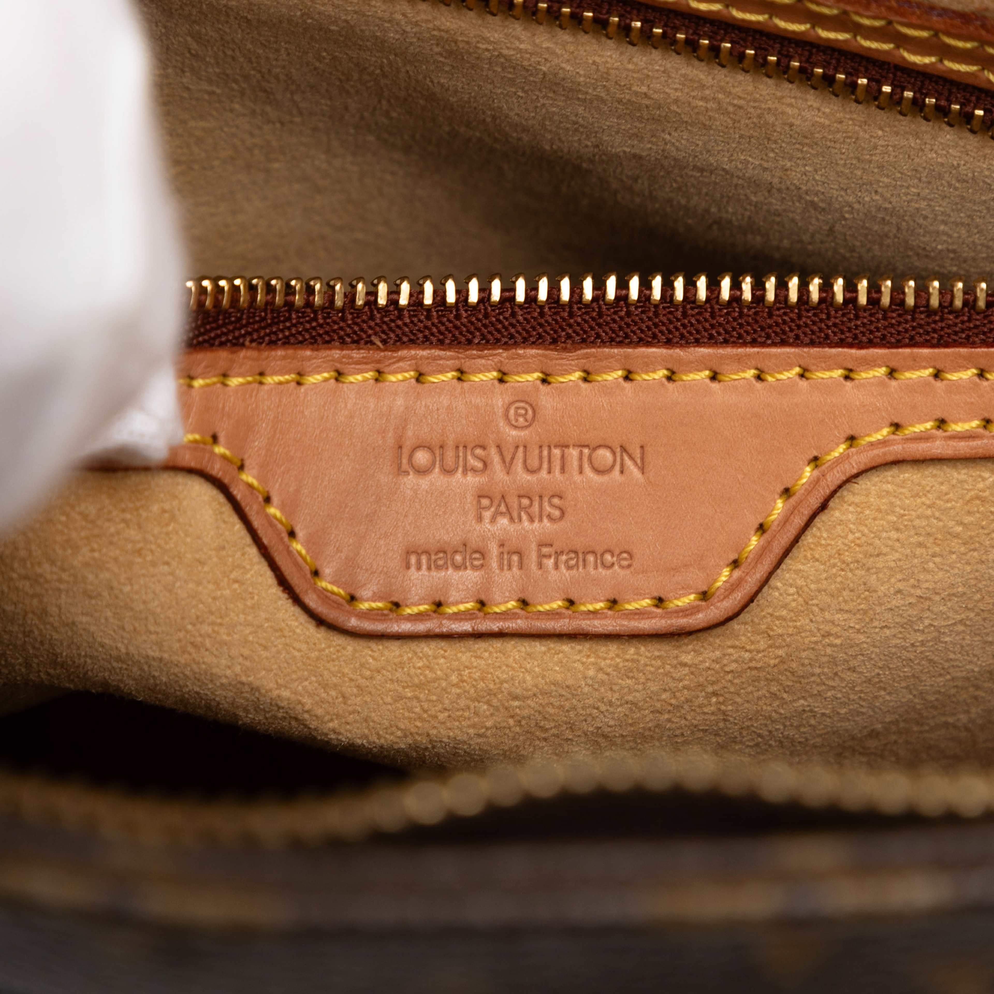 Louis Vuitton Monogram Looping Gm, från Luxclusif, i färgen brown. Klicka för att öppna bilden i stort format