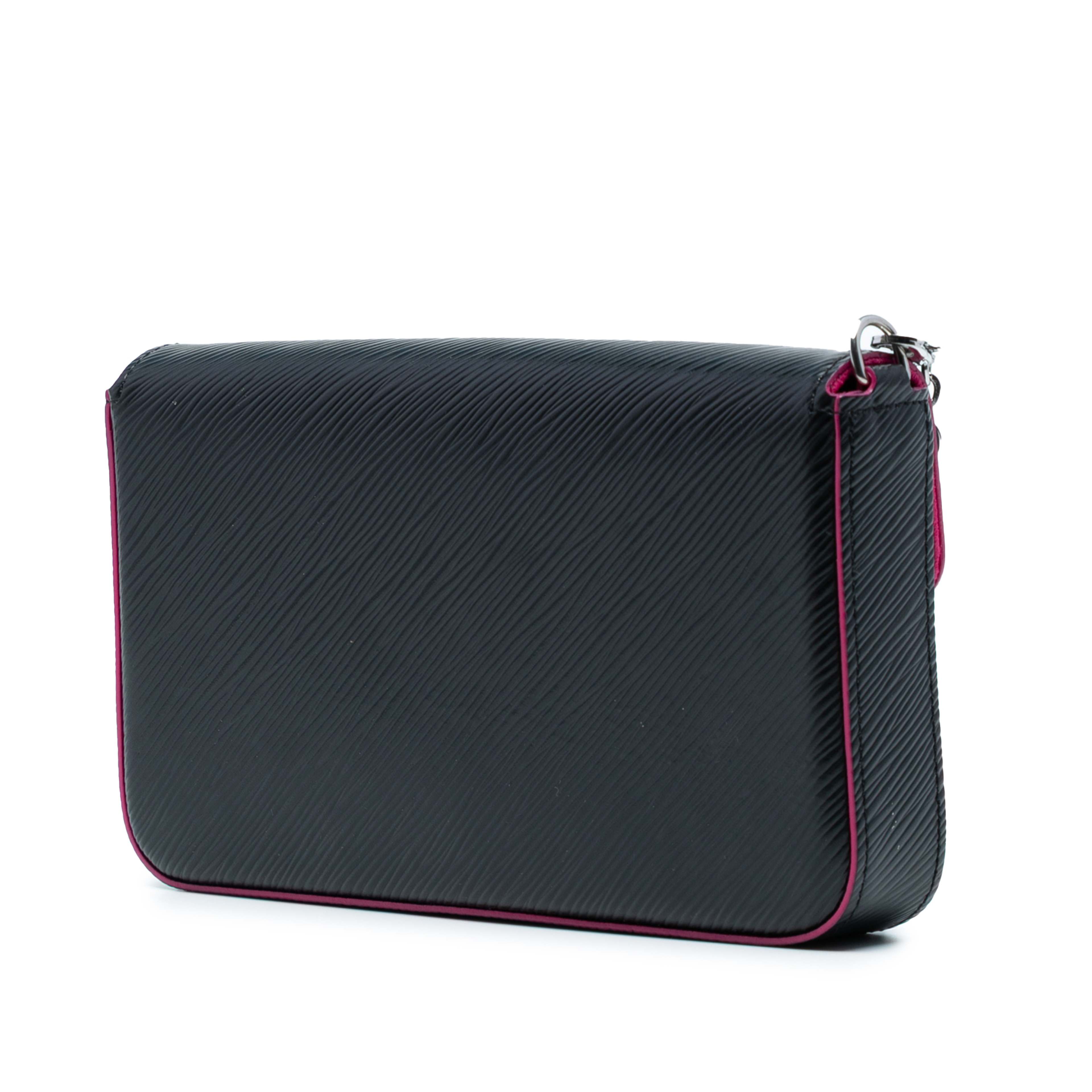 Louis Vuitton Epi Pochette Felicie, från Luxclusif, i färgen black. Klicka för att öppna bilden i stort format