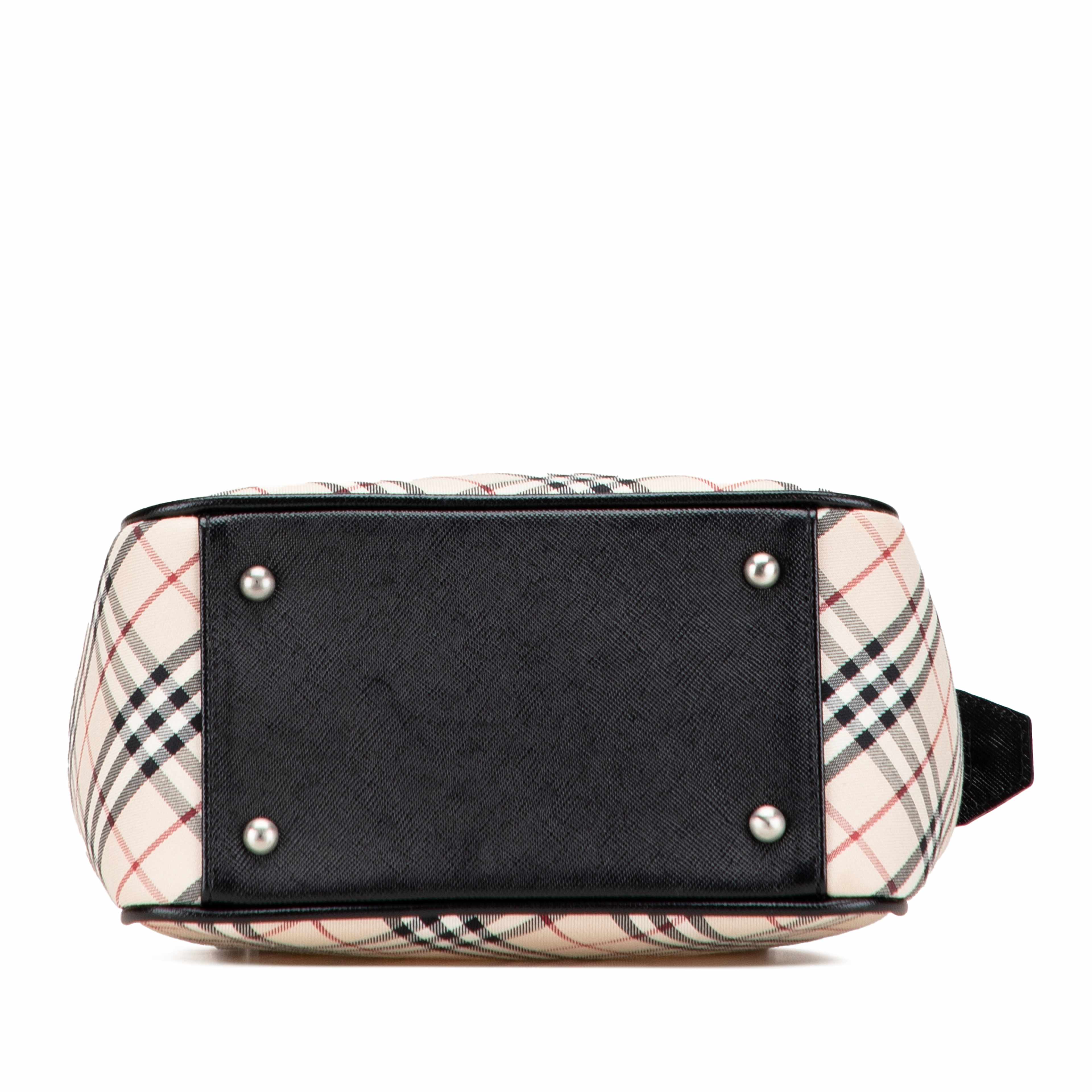Burberry Nova Check Canvas Handbag, från Luxclusif, i färgen beige. Klicka för att öppna bilden i stort format