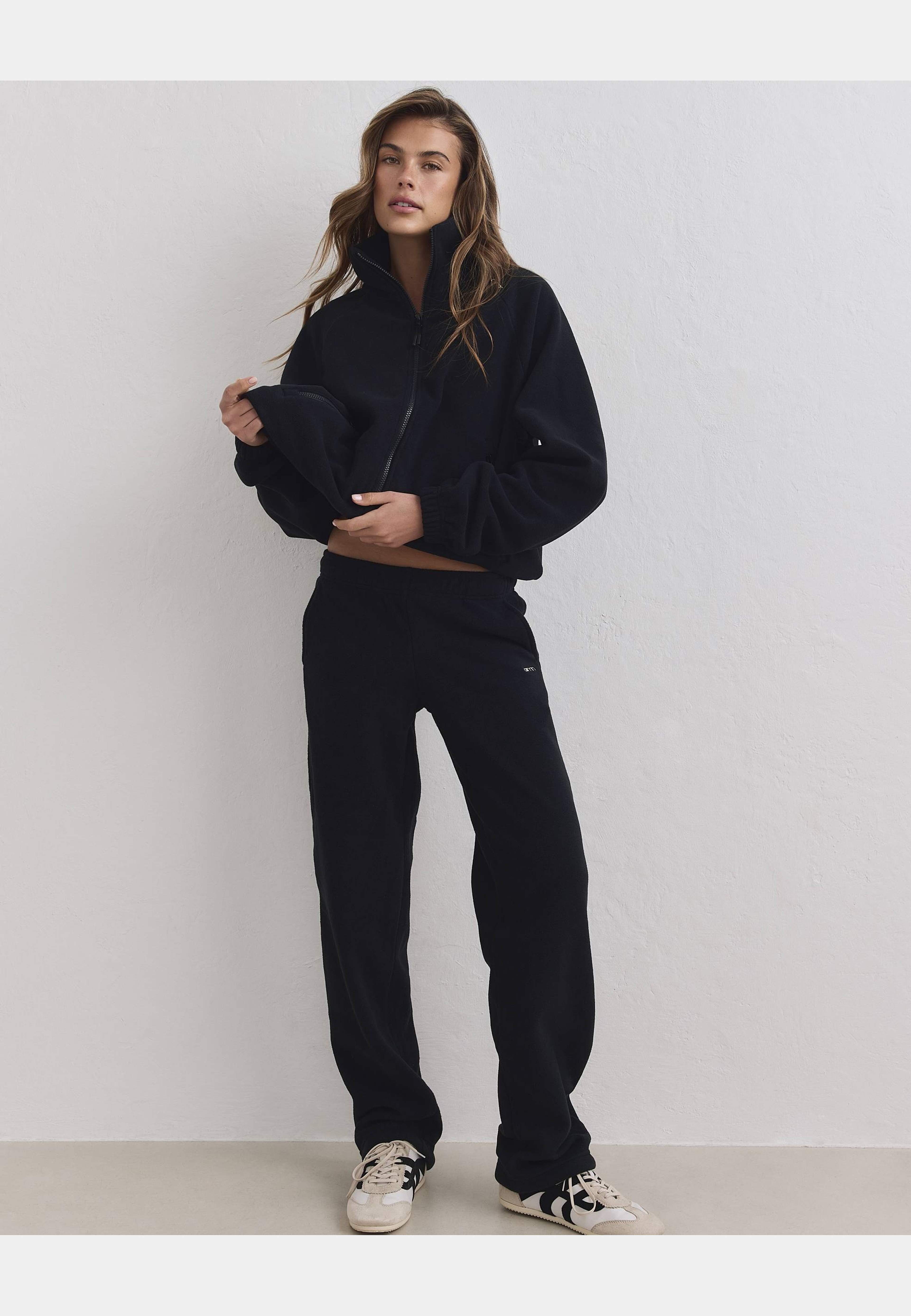 Fleece Pants, från aim'n, i färgen black. Klicka för att öppna bilden i stort format
