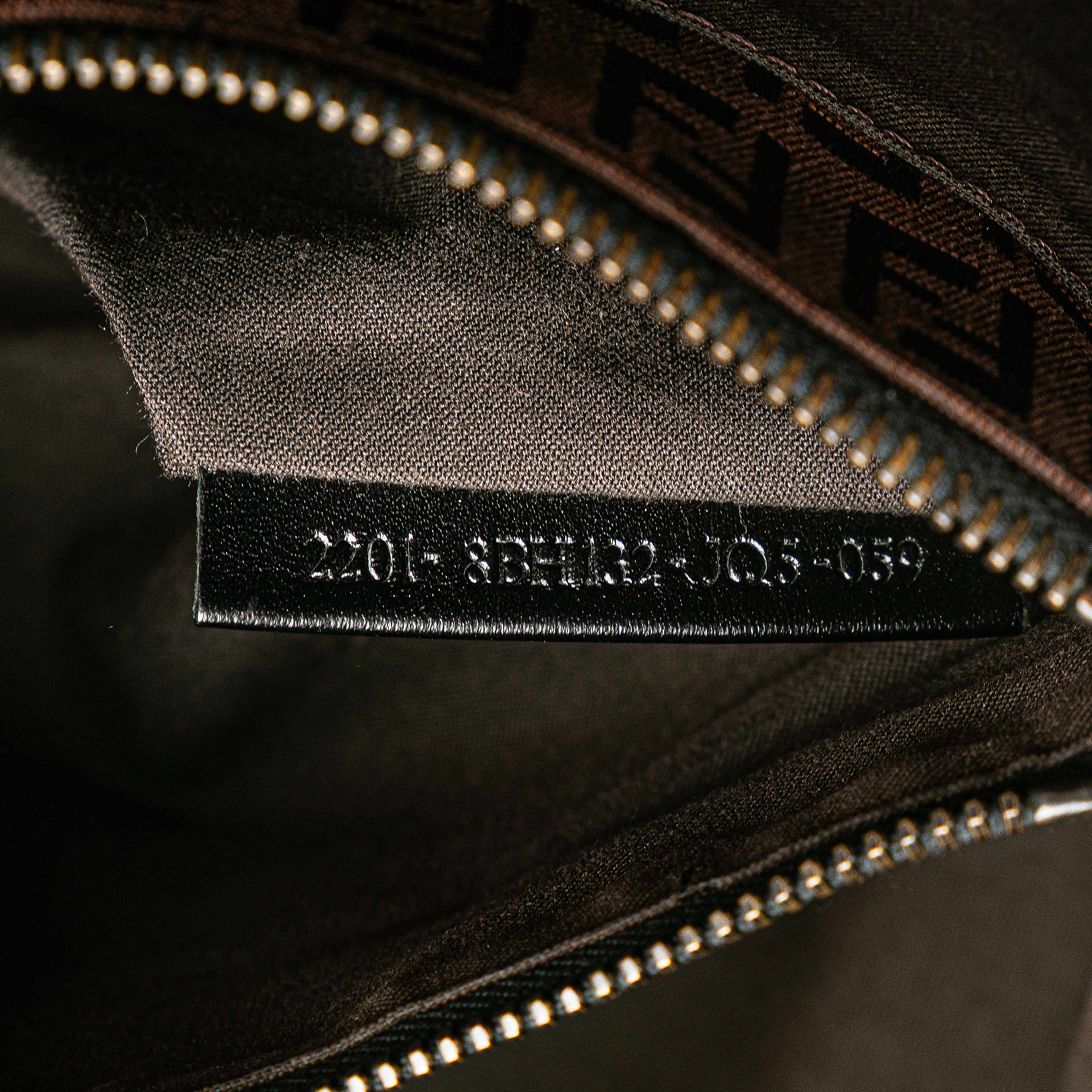 Fendi Zucchino Canvas Tote, från Luxclusif, i färgen dark brown. Klicka för att öppna bilden i stort format