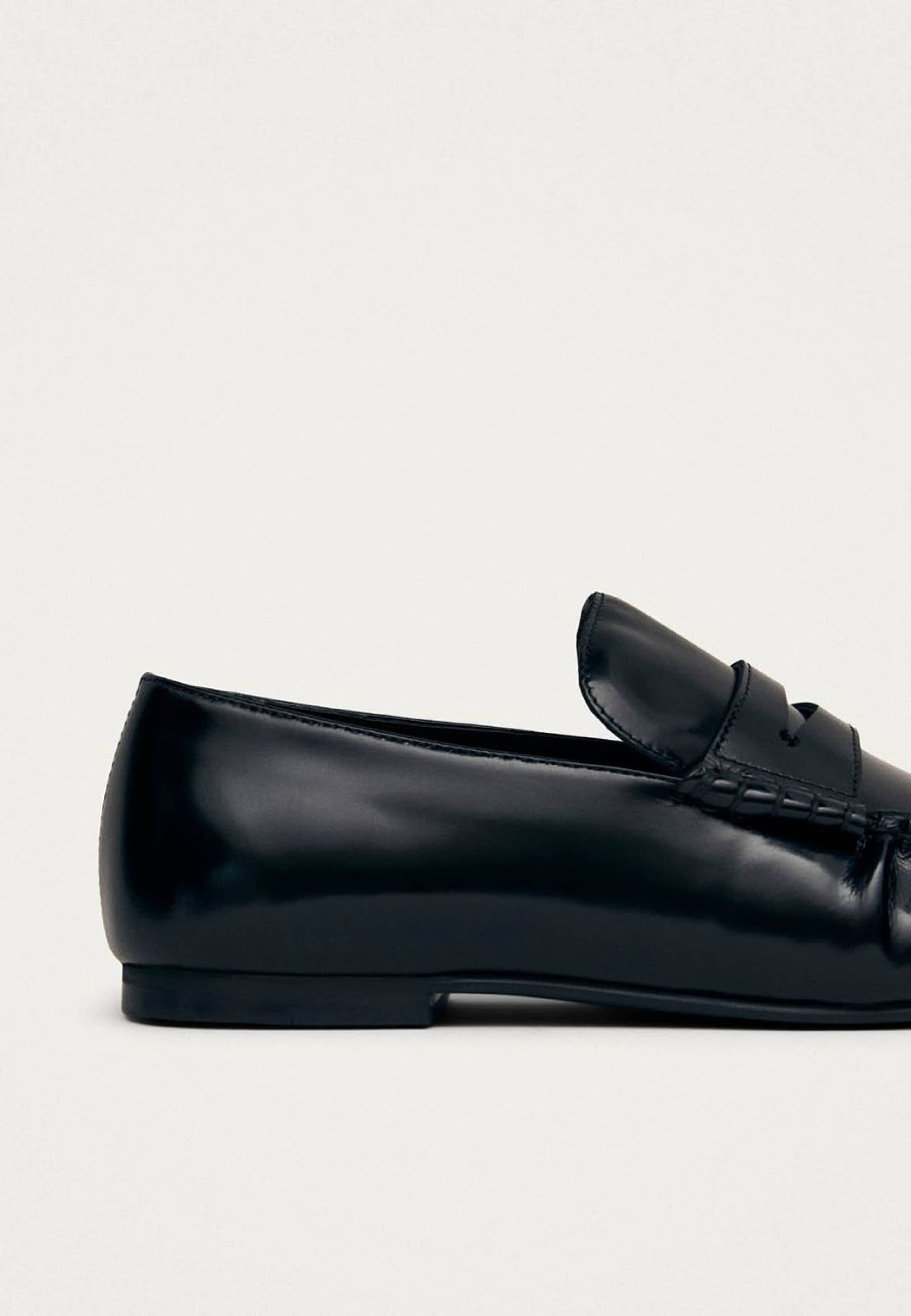 Aven Black Leather Loafers, från Alohas, i färgen black. Klicka för att öppna bilden i stort format