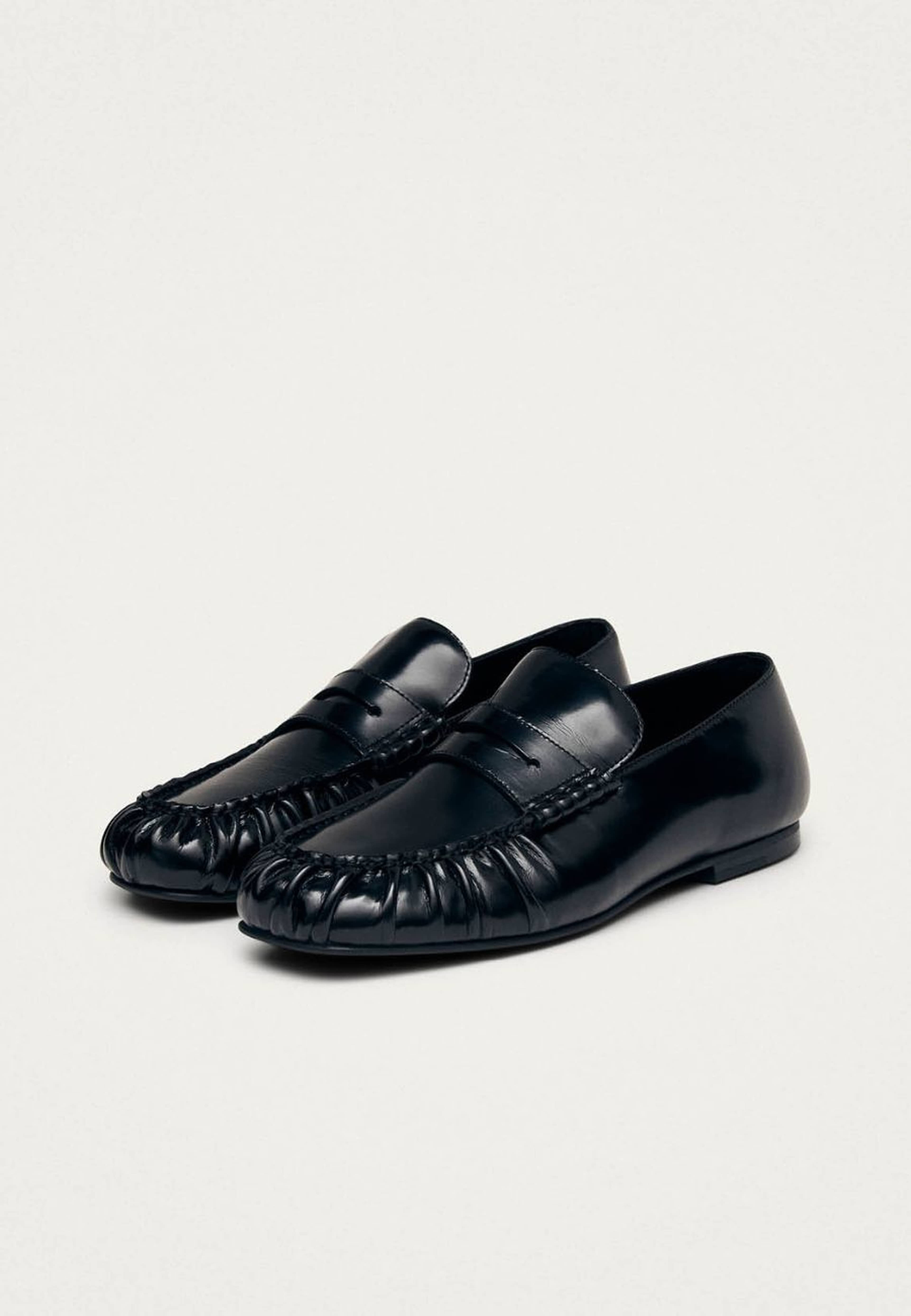 Aven Black Leather Loafers, från Alohas, i färgen black. Klicka för att öppna bilden i stort format