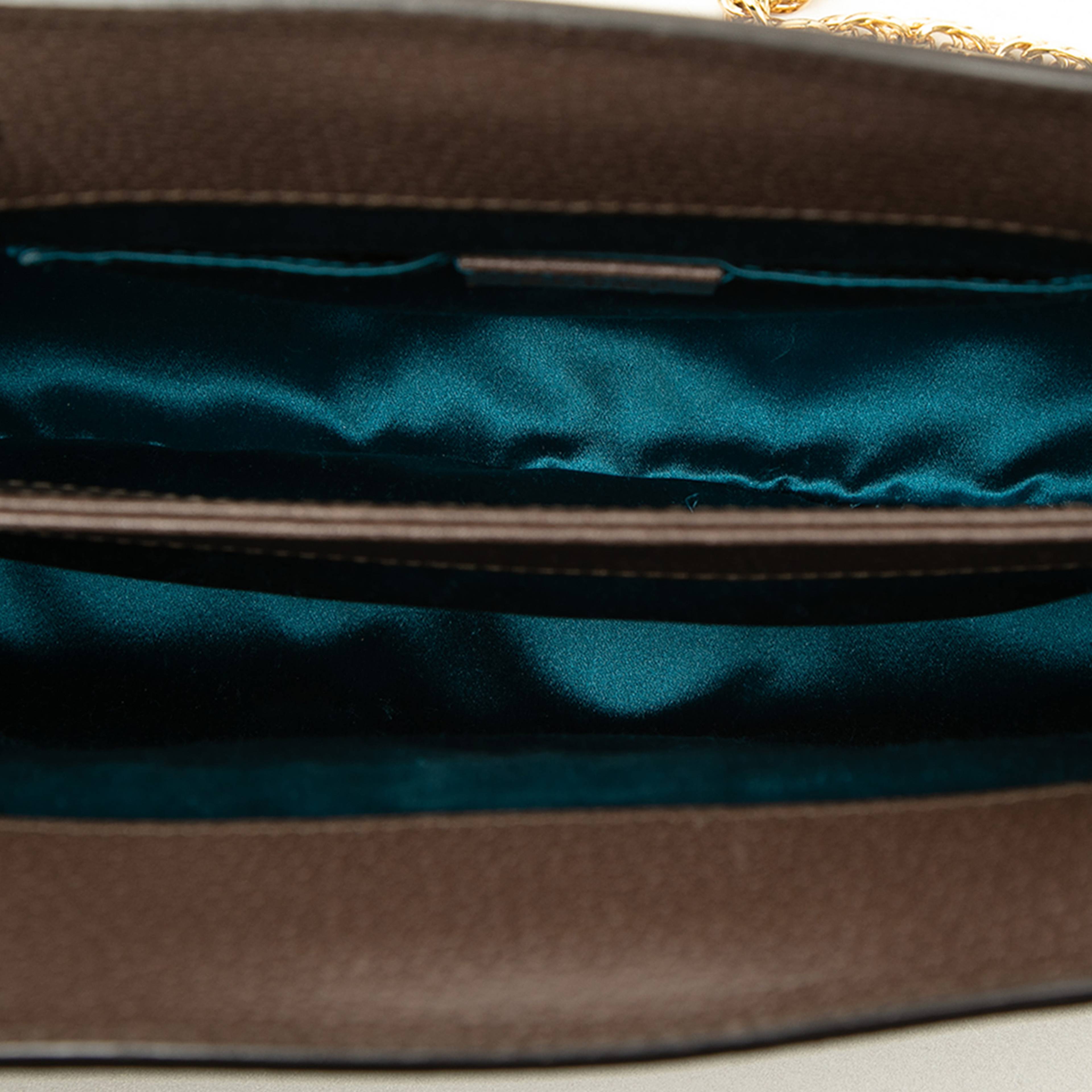 Gucci Small Gg Supreme Web Ophidia Chain Crossbody, från Luxclusif, i färgen beige. Klicka för att öppna bilden i stort format