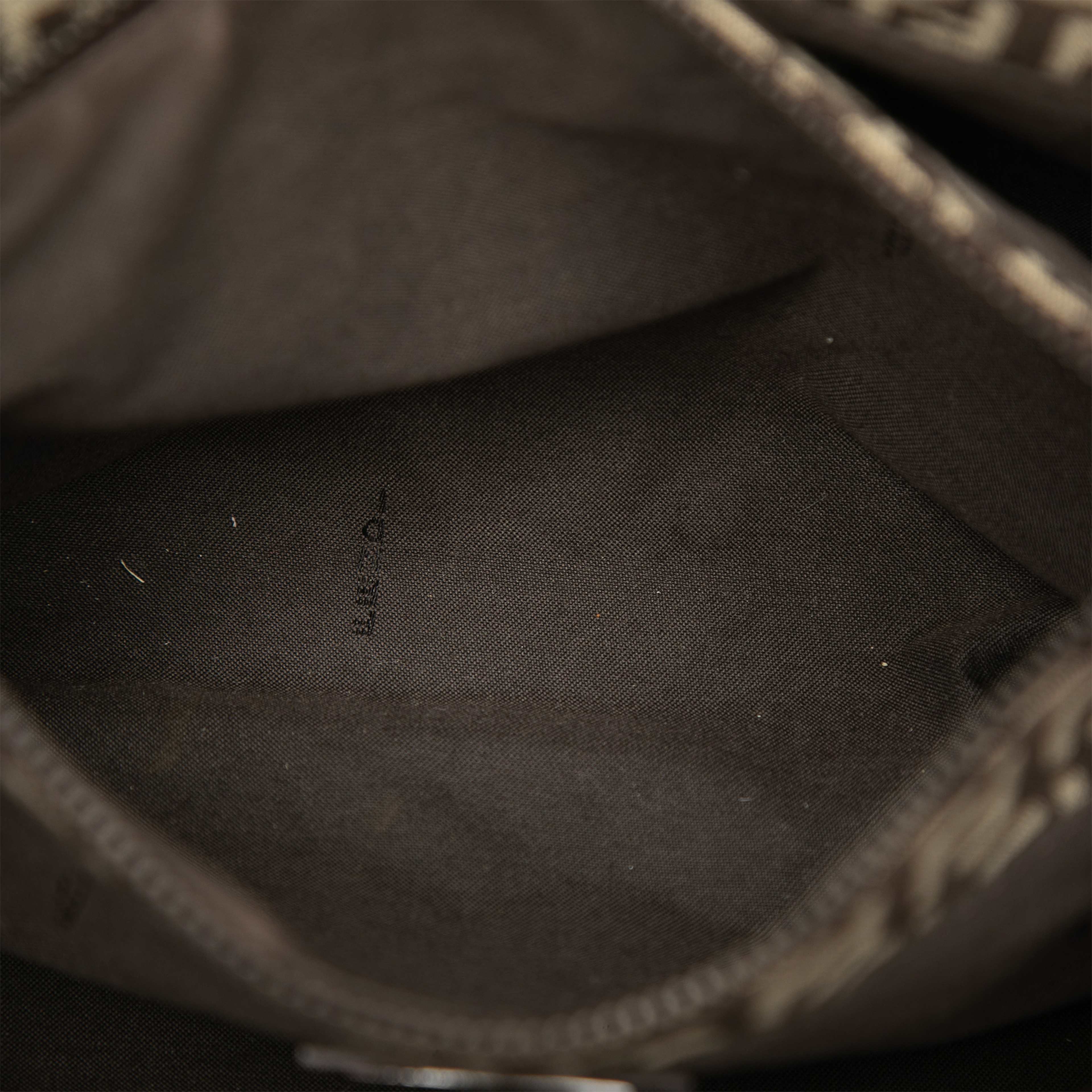 Fendi Small Zucchino Canvas Tote, från Luxclusif, i färgen brun. Klicka för att öppna bilden i stort format