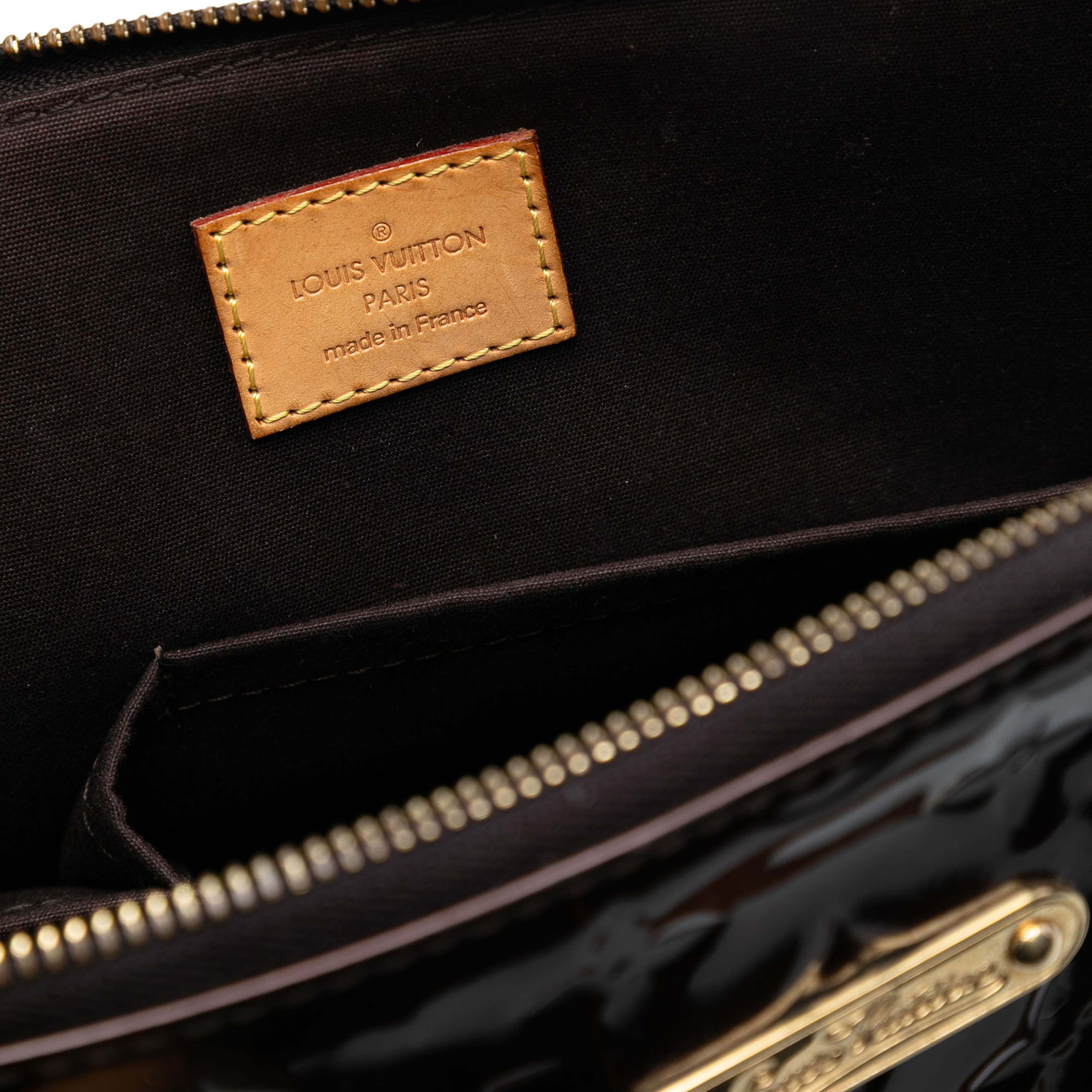 Louis Vuitton Monogram Vernis Bellevue Pm, från Luxclusif, i färgen purple. Klicka för att öppna bilden i stort format