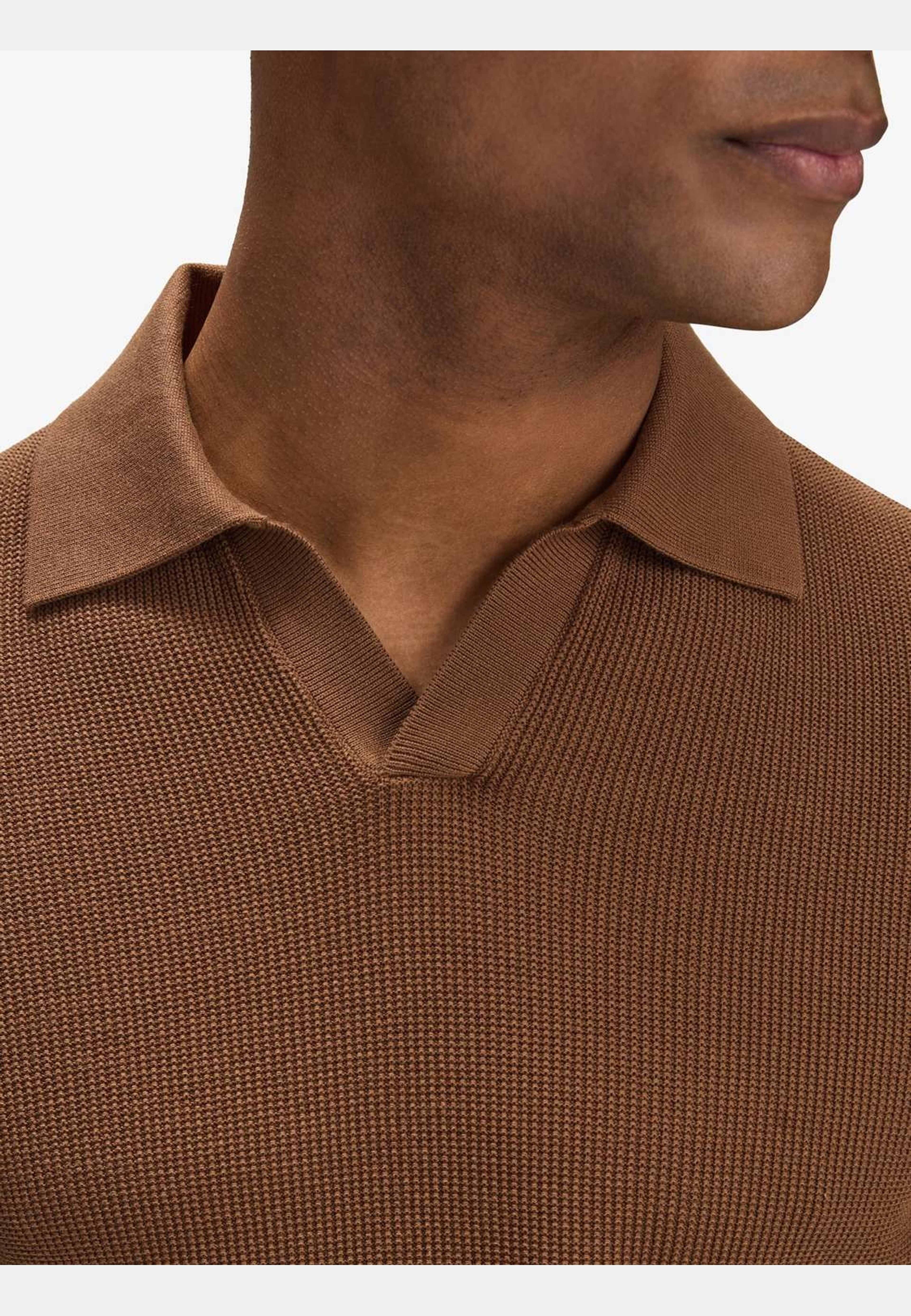 Cotton Texture Knitted Ss Polo Sweater (pascal), från John Henric, i färgen brown. Klicka för att öppna bilden i stort format