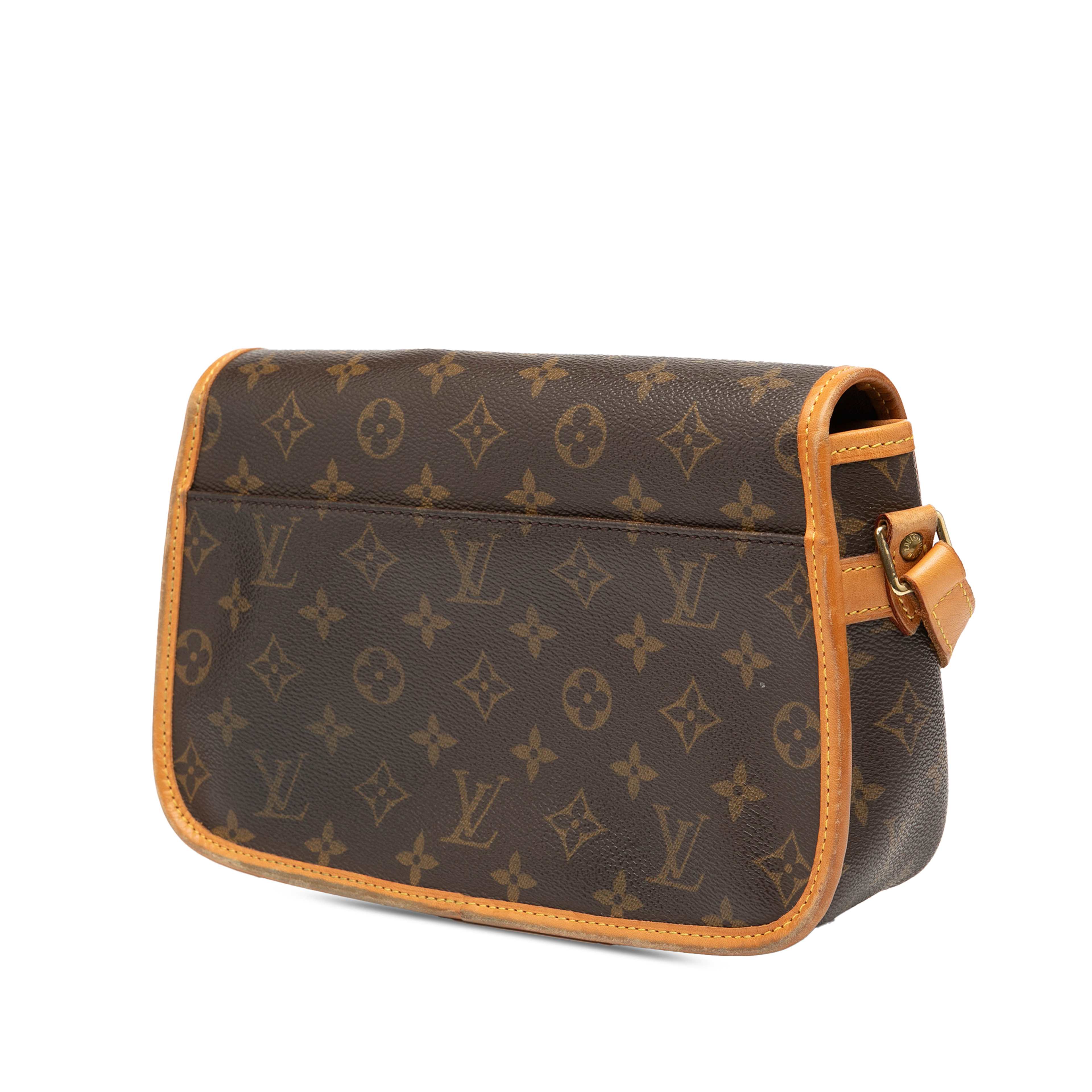 Louis Vuitton Monogram Sologne, från Luxclusif, i färgen brown. Klicka för att öppna bilden i stort format