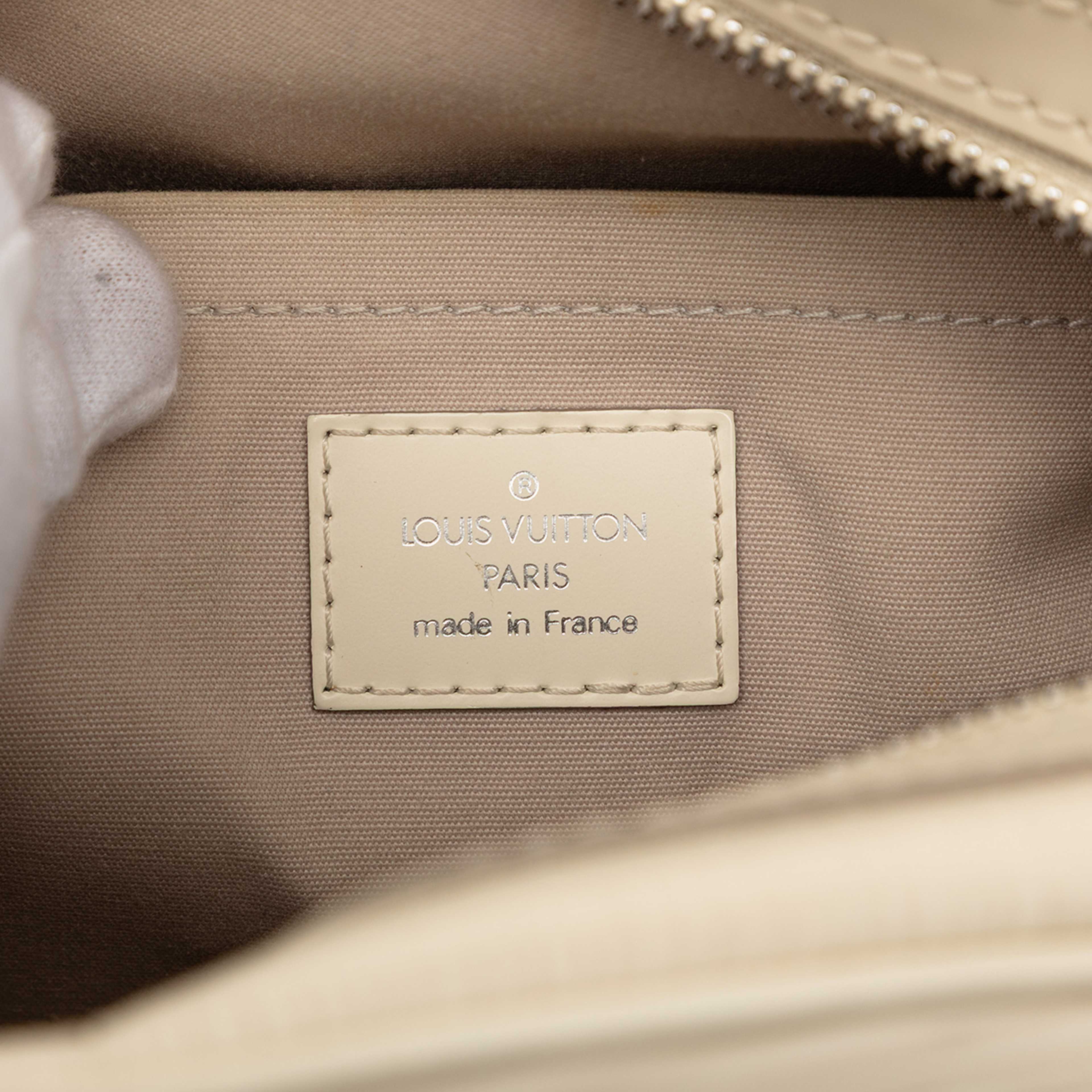 Louis Vuitton Epi Bowling Montaigne Pm, från Luxclusif, i färgen white. Klicka för att öppna bilden i stort format