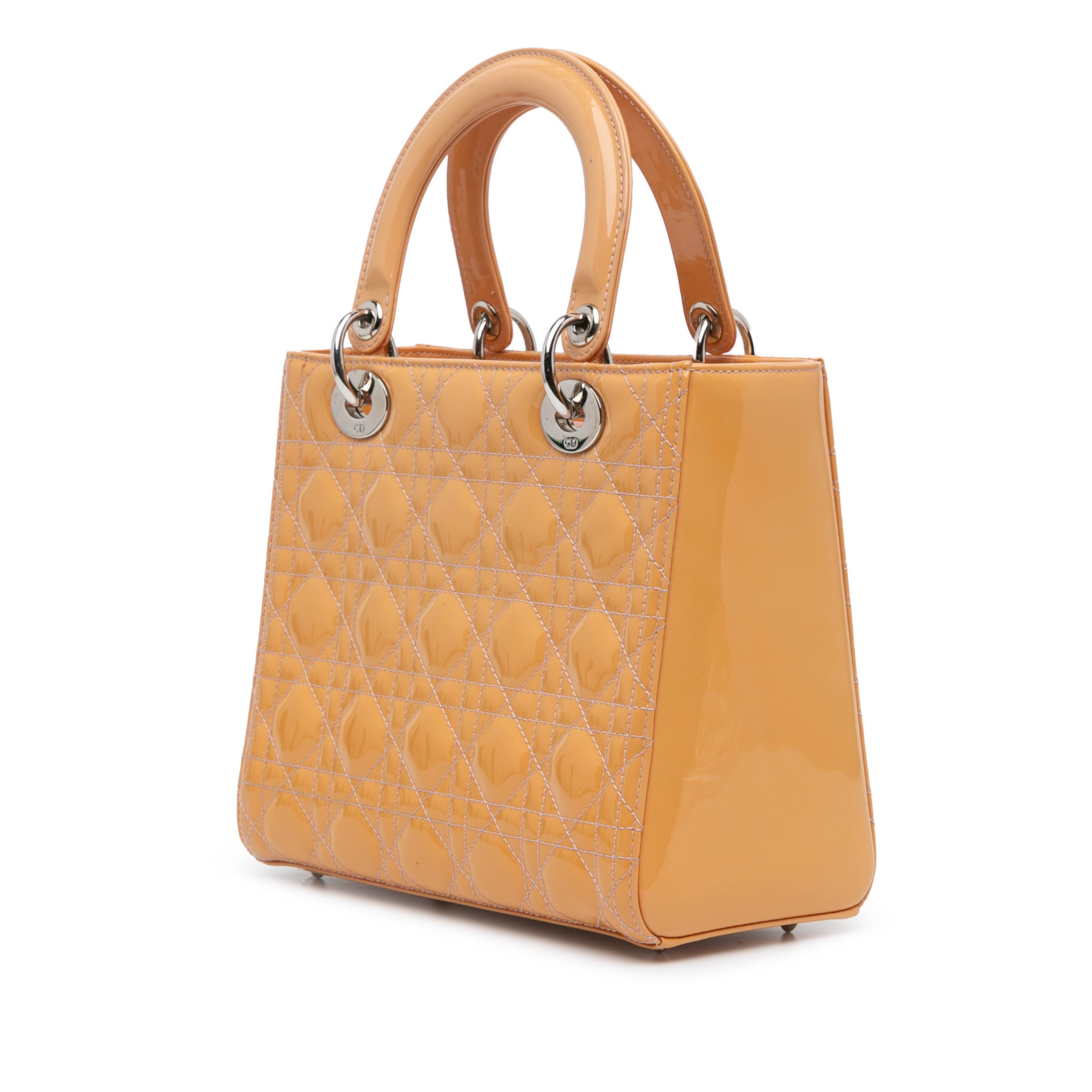 Dior Medium Patent Cannage Lady Dior, från Luxclusif, i färgen caramel. Klicka för att öppna bilden i stort format