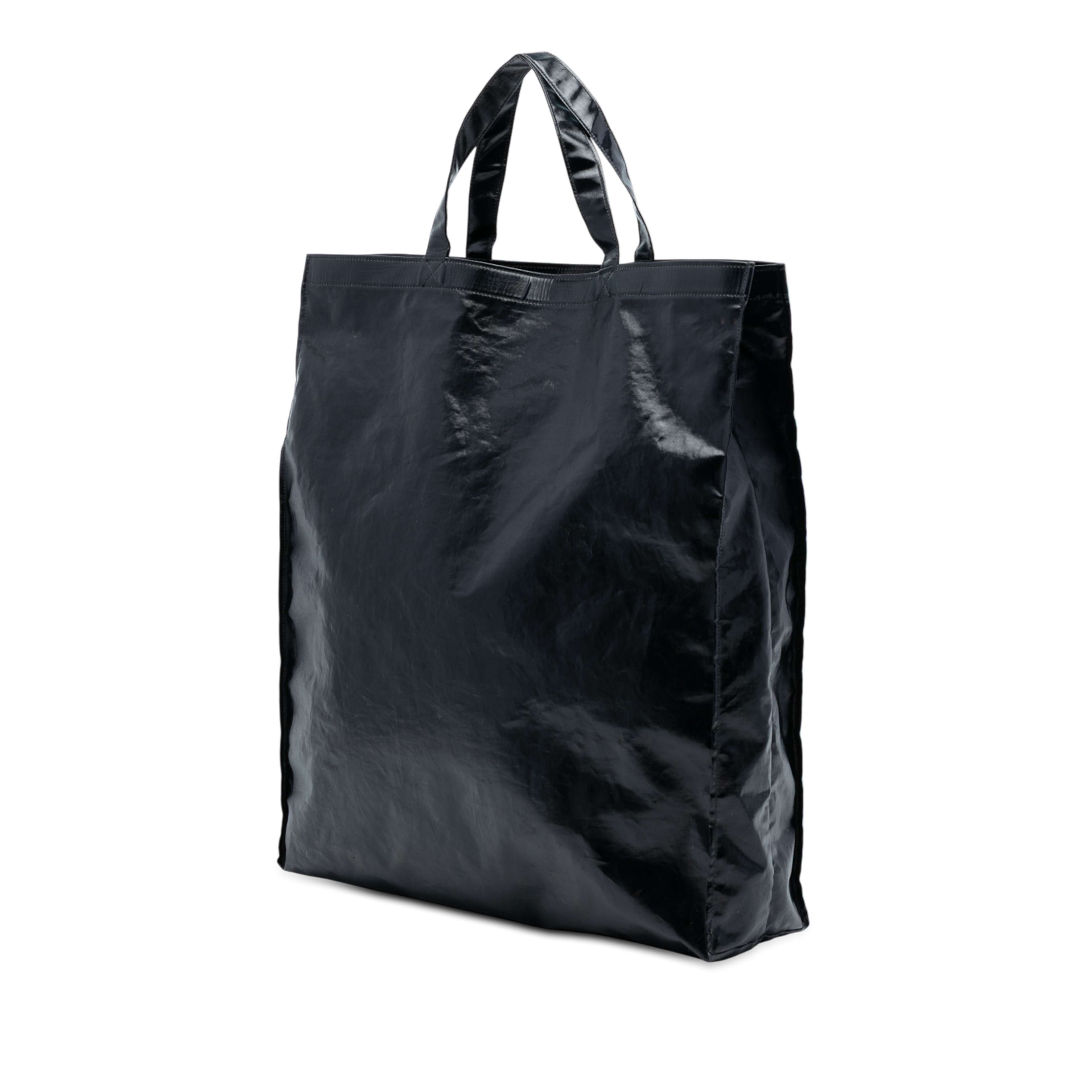 Gucci Pvc Coated Canvas Logo Montecarlo Tote, från Luxclusif, i färgen black. Klicka för att öppna bilden i stort format