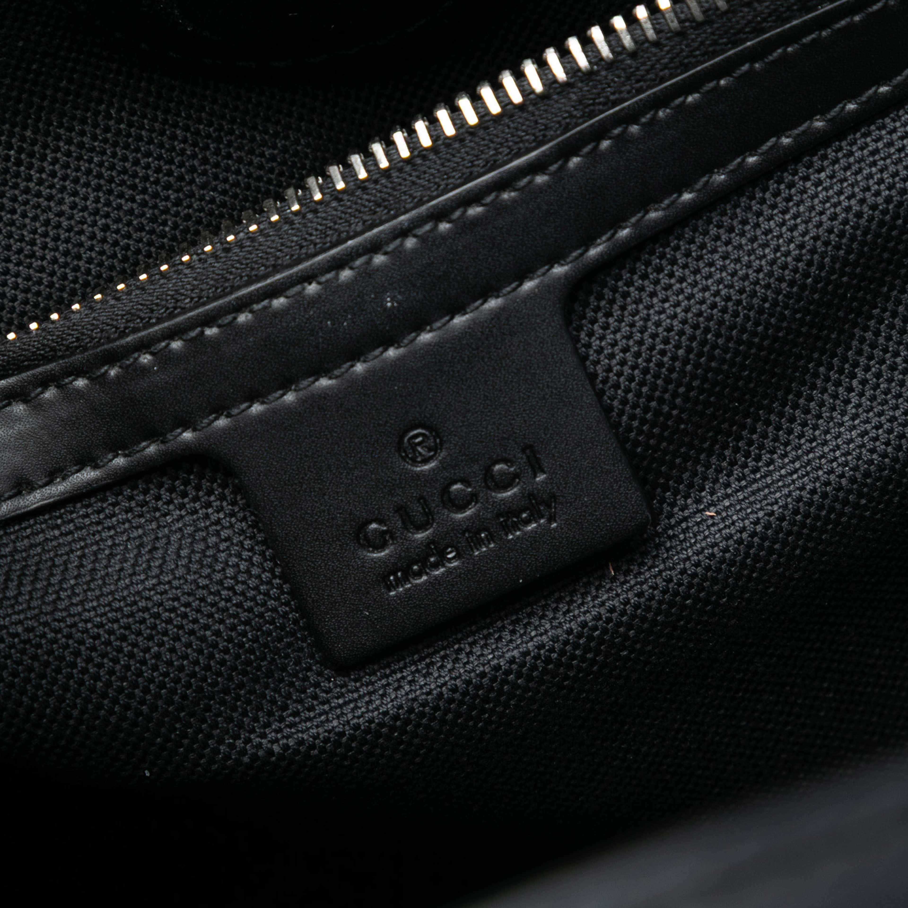 Gucci Gg Supreme Convertible Soft Tote, från Luxclusif, i färgen black. Klicka för att öppna bilden i stort format