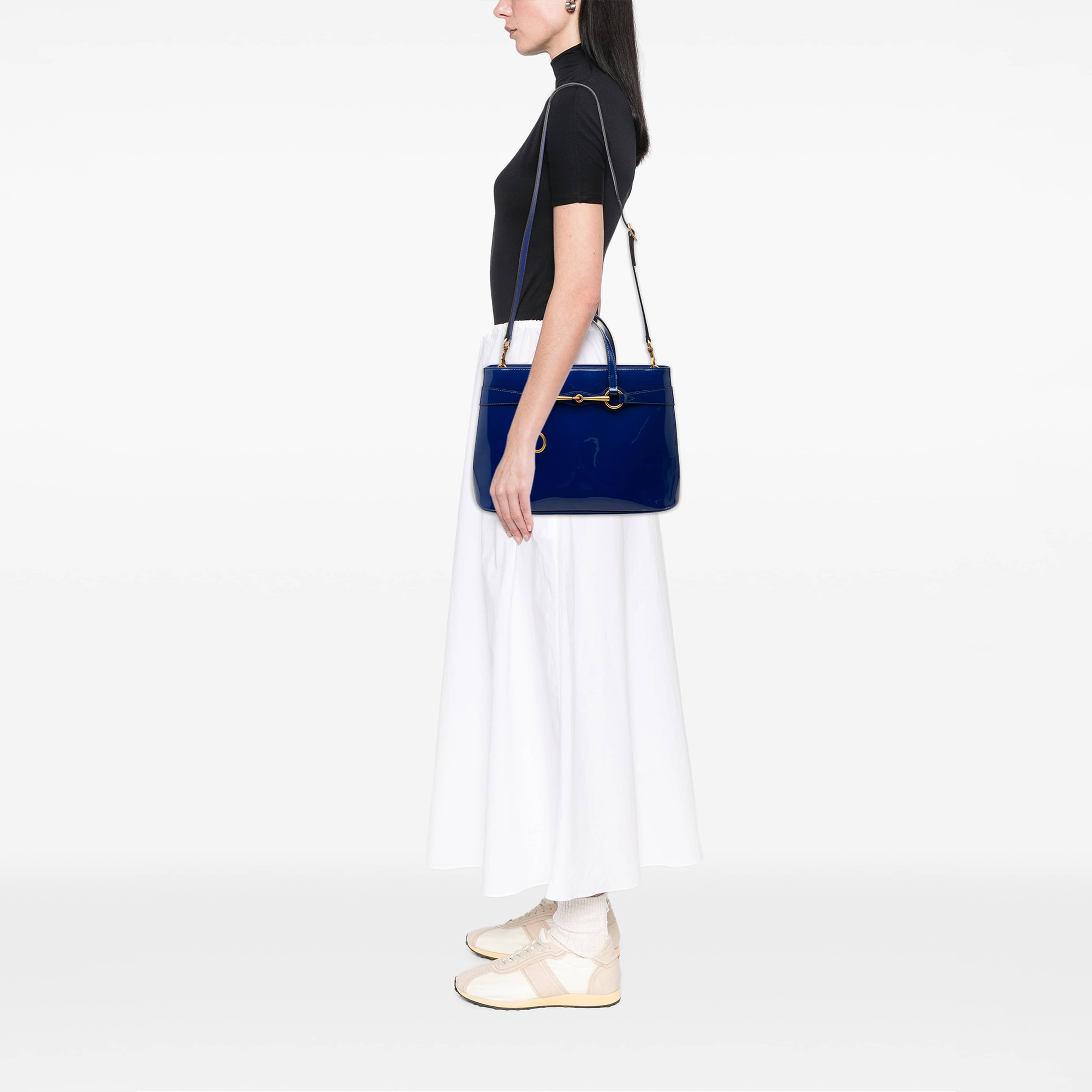 Gucci Patent Bright Bit Satchel, från Luxclusif, i färgen blå. Klicka för att öppna bilden i stort format