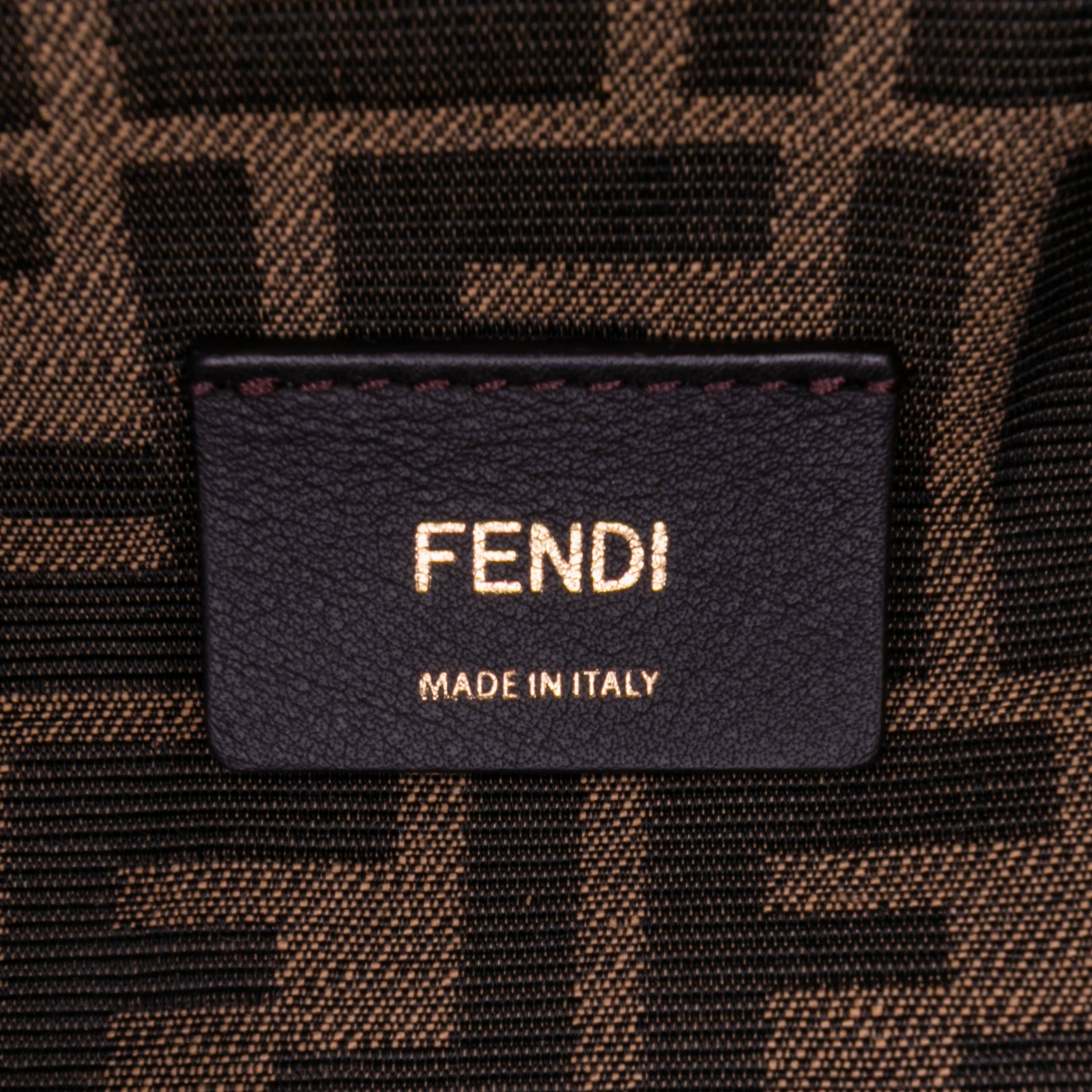 Fendi Medium Nappa Fendi First Shoulder Bag, från Luxclusif, i färgen white.