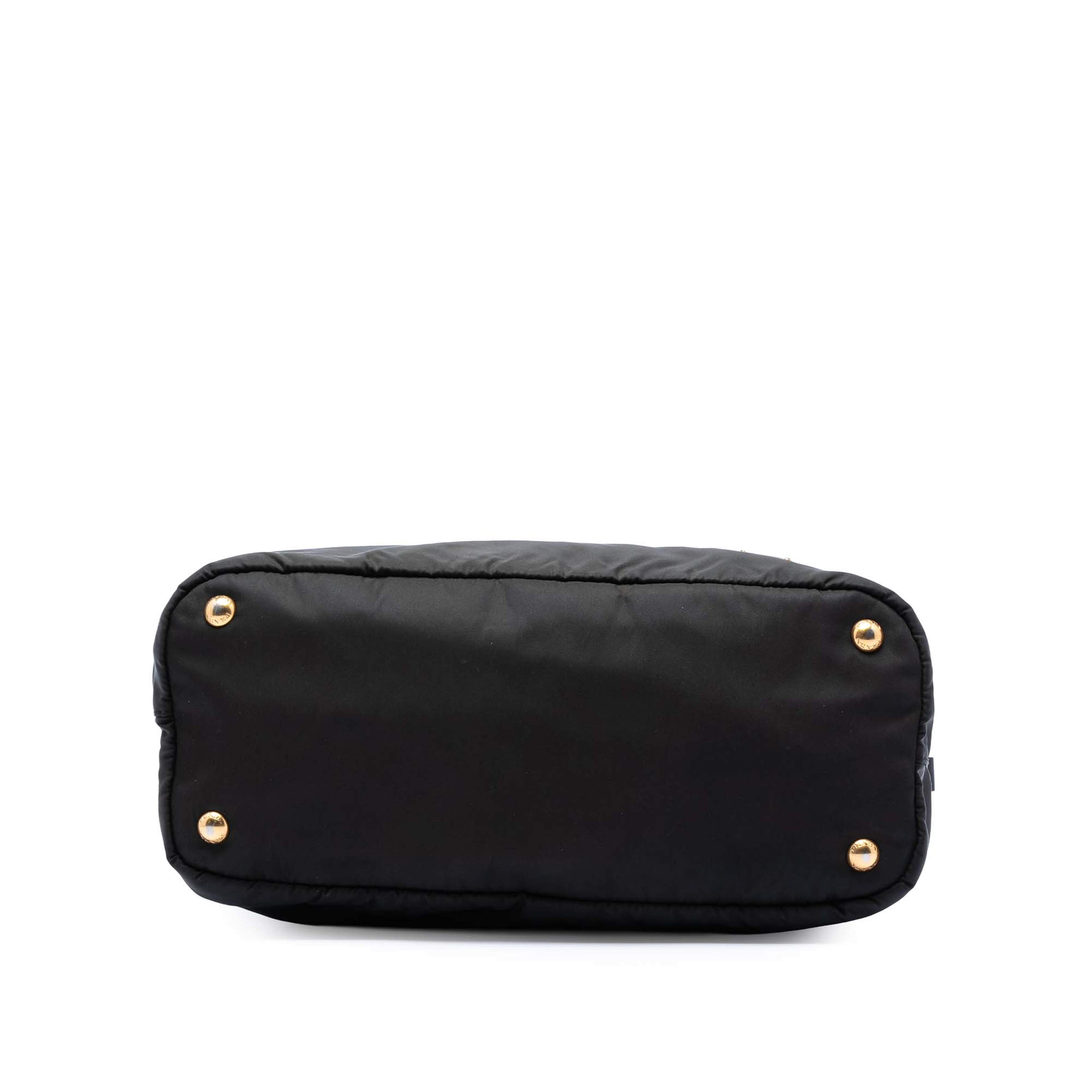 Prada Tessuto Zip Top Convertible Tote, från Luxclusif, i färgen dark brown. Klicka för att öppna bilden i stort format