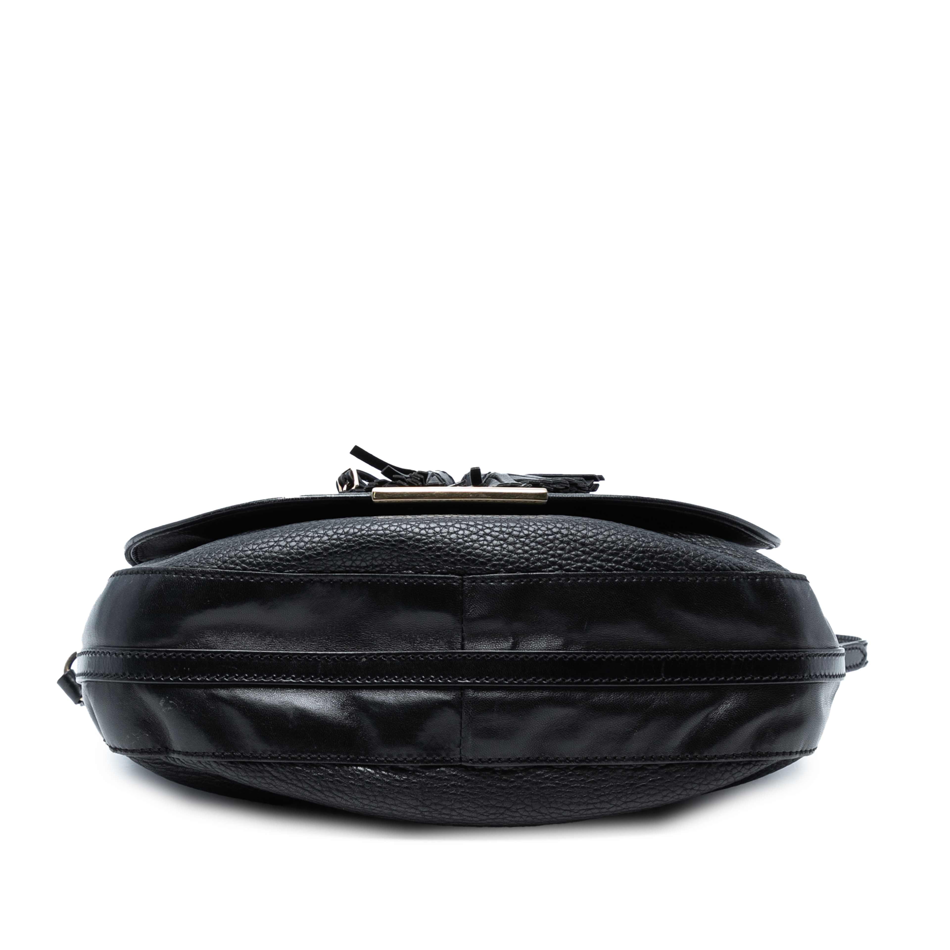 Burberry Medium Grained Leather Maydown Shoulder Bag, från Luxclusif, i färgen svart. Klicka för att öppna bilden i stort format