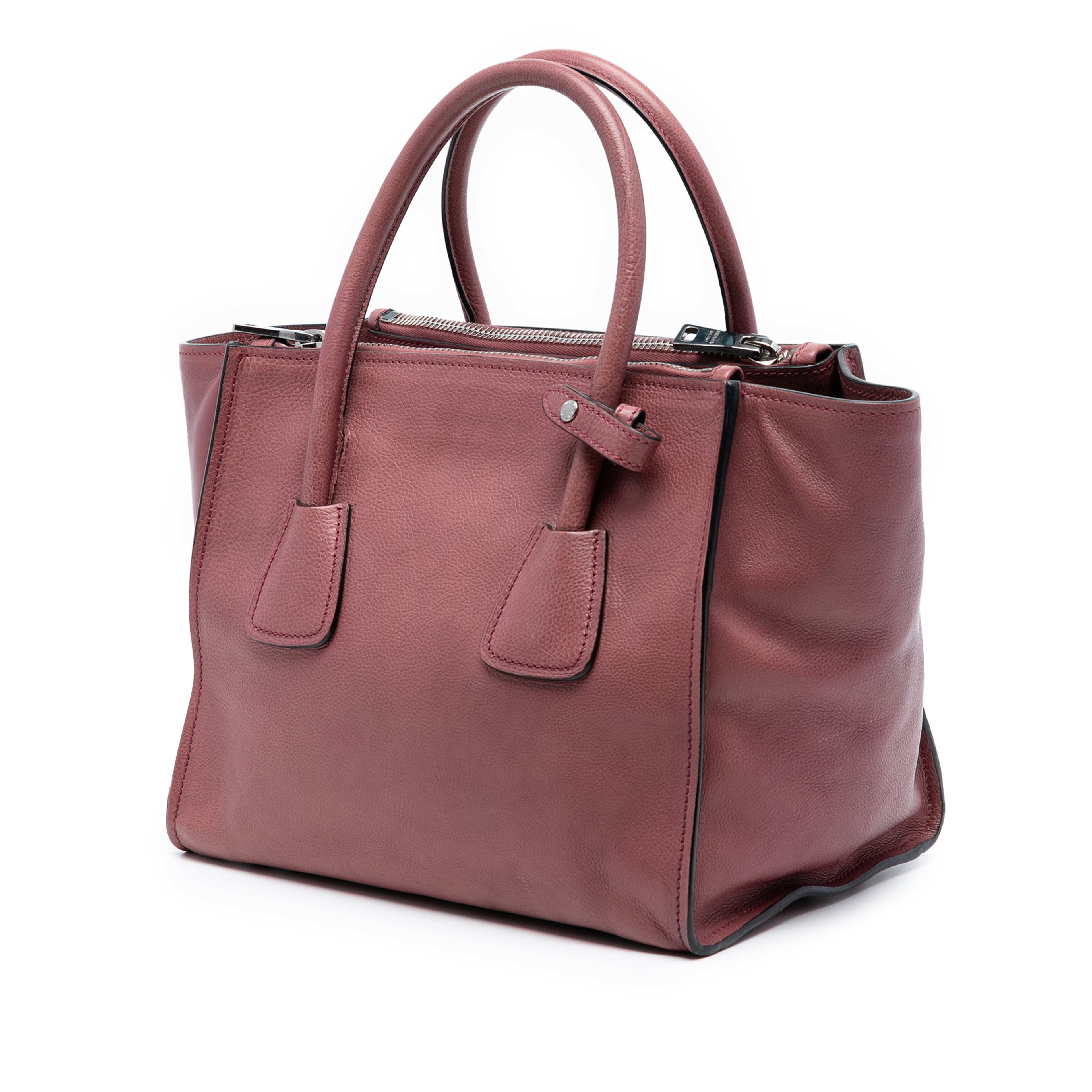 Prada Glace Calf Twin Pocket Satchel, från Luxclusif, i färgen blush. Klicka för att öppna bilden i stort format