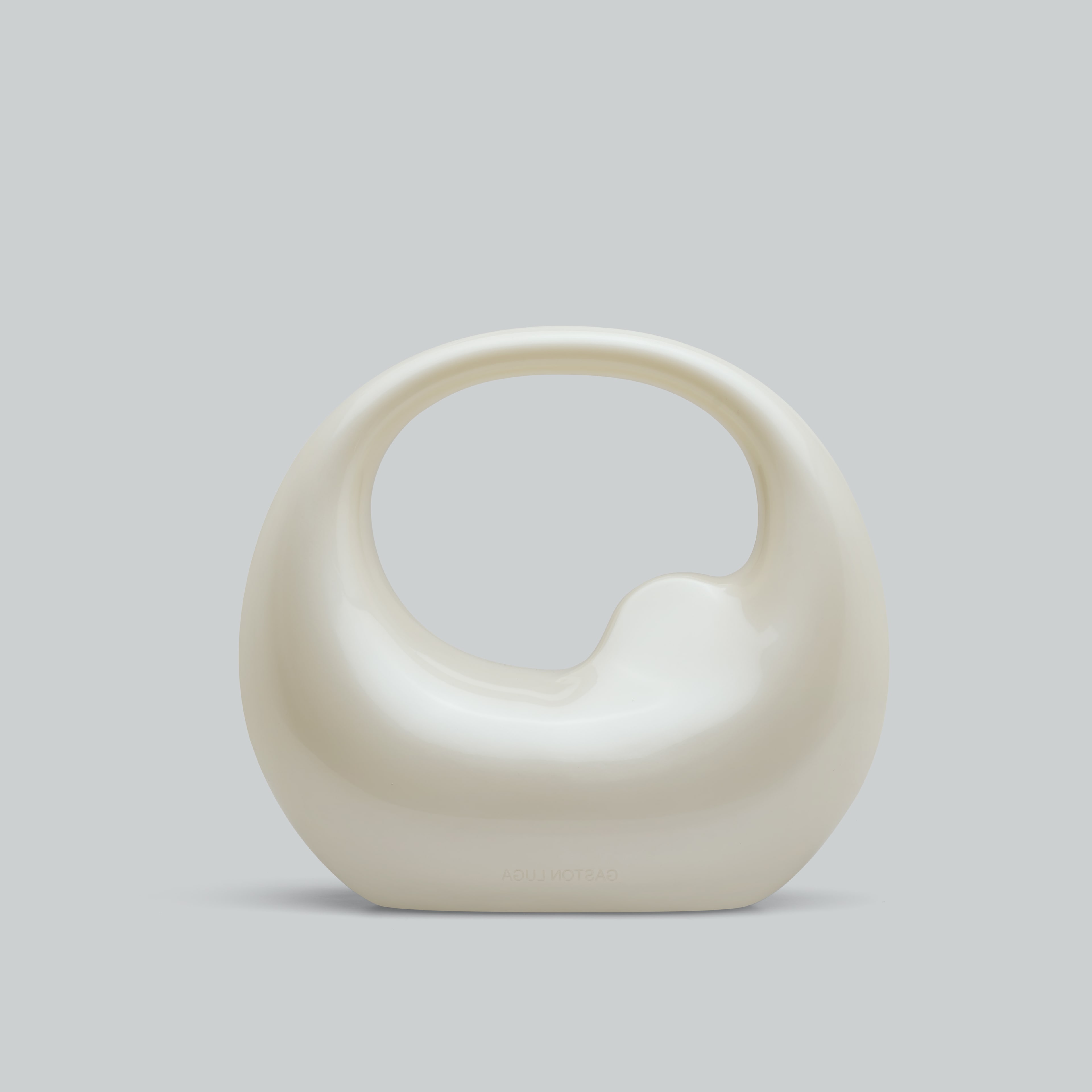 Billie Bag, från Gaston Luga, i färgen pearl white.