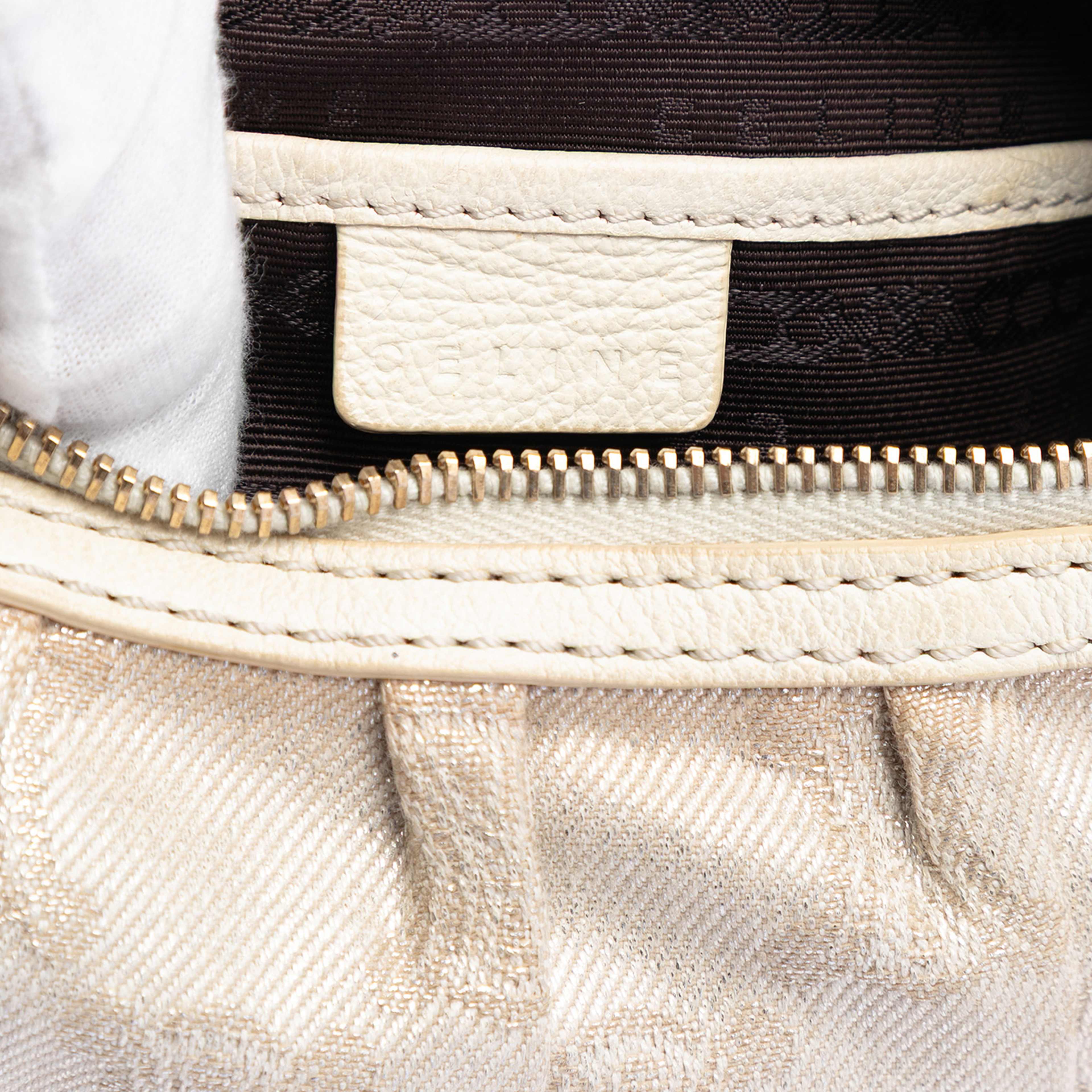 Celine Macadam Canvas Shoulder Bag, från Luxclusif, i färgen light gold. Klicka för att öppna bilden i stort format