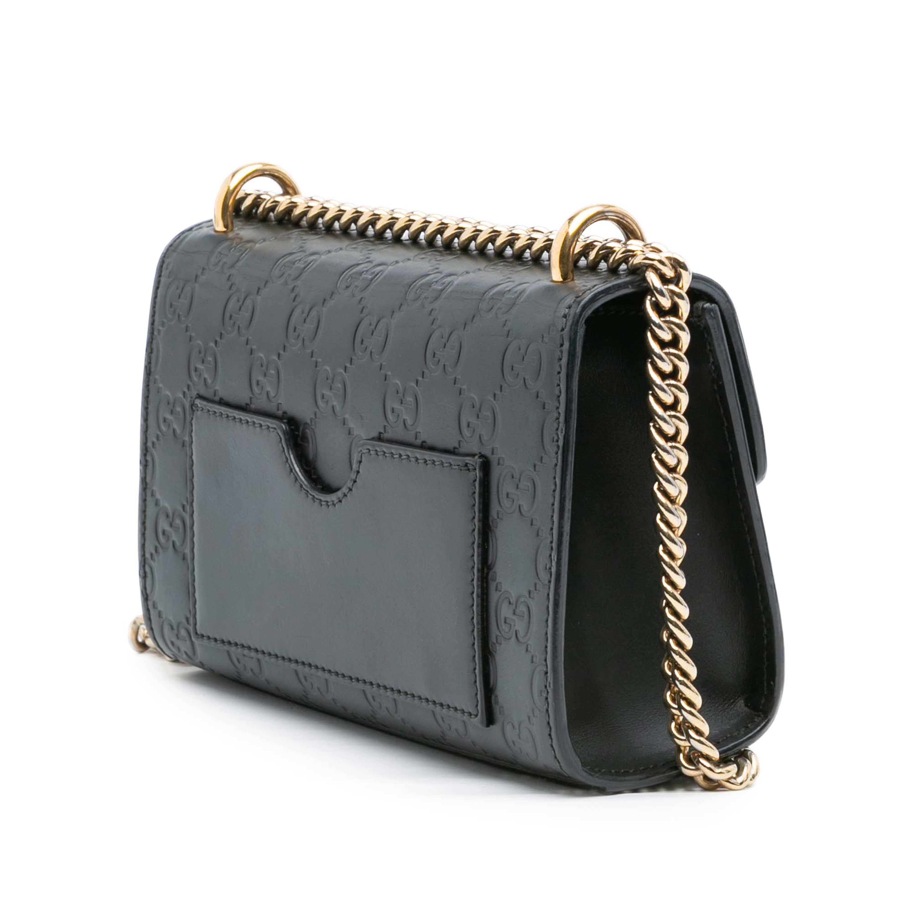Gucci Small Guccissima Padlock Crossbody, från Luxclusif, i färgen svart. Klicka för att öppna bilden i stort format