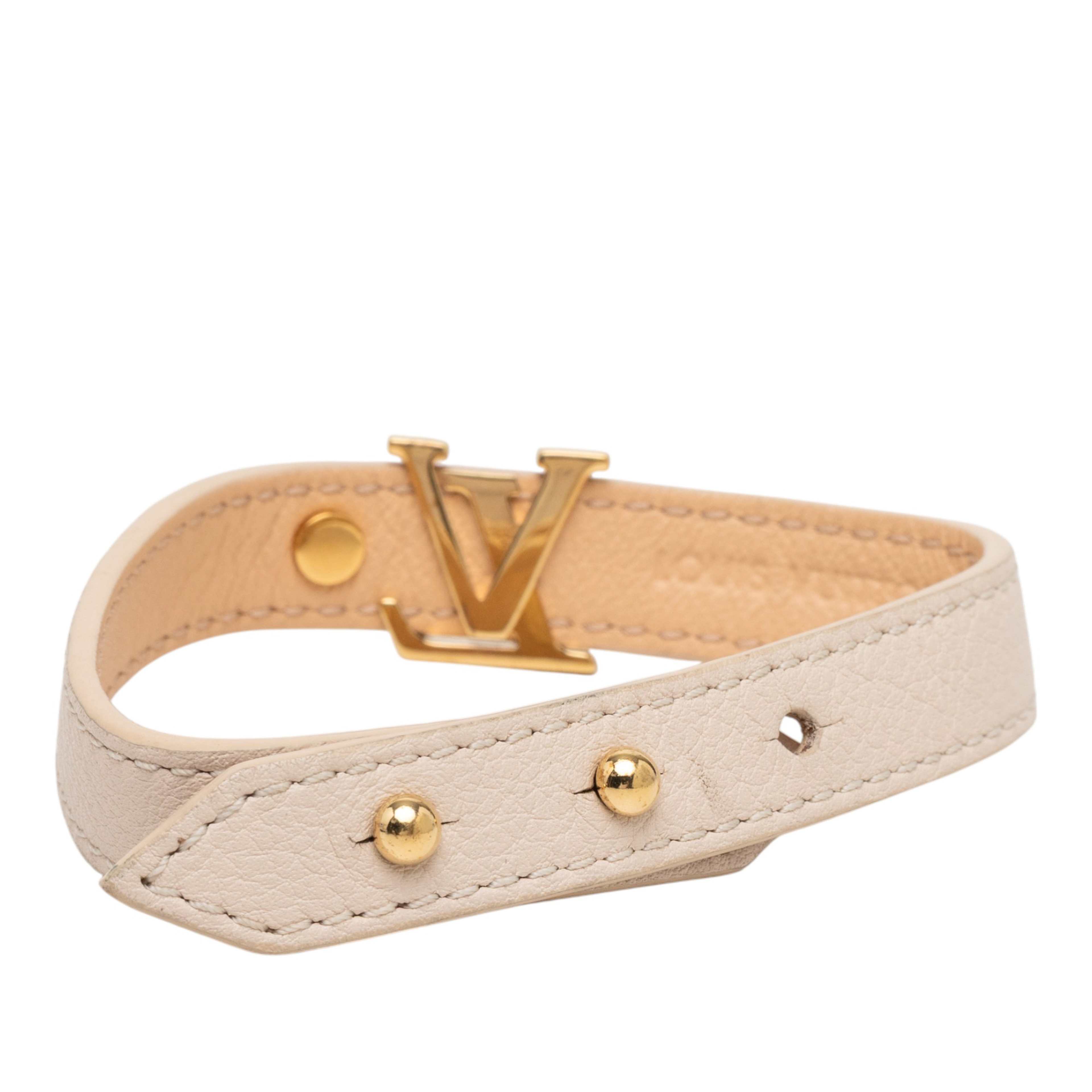 Louis Vuitton Leather Lv Iconic Bracelet, från Luxclusif, i färgen beige. Klicka för att öppna bilden i stort format