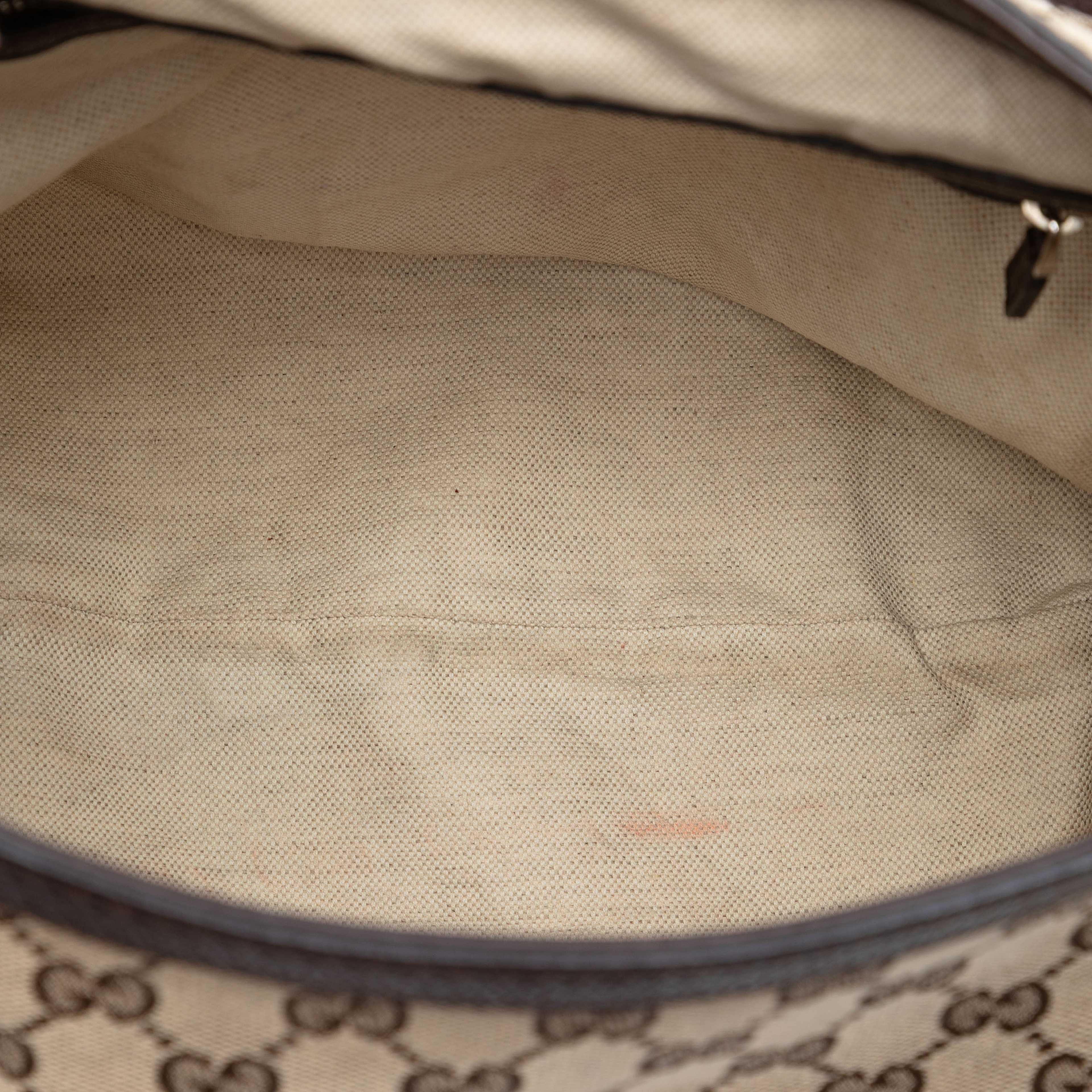 Gucci Large Gg Canvas Techno Horsebit Satchel, från Luxclusif, i färgen beige. Klicka för att öppna bilden i stort format