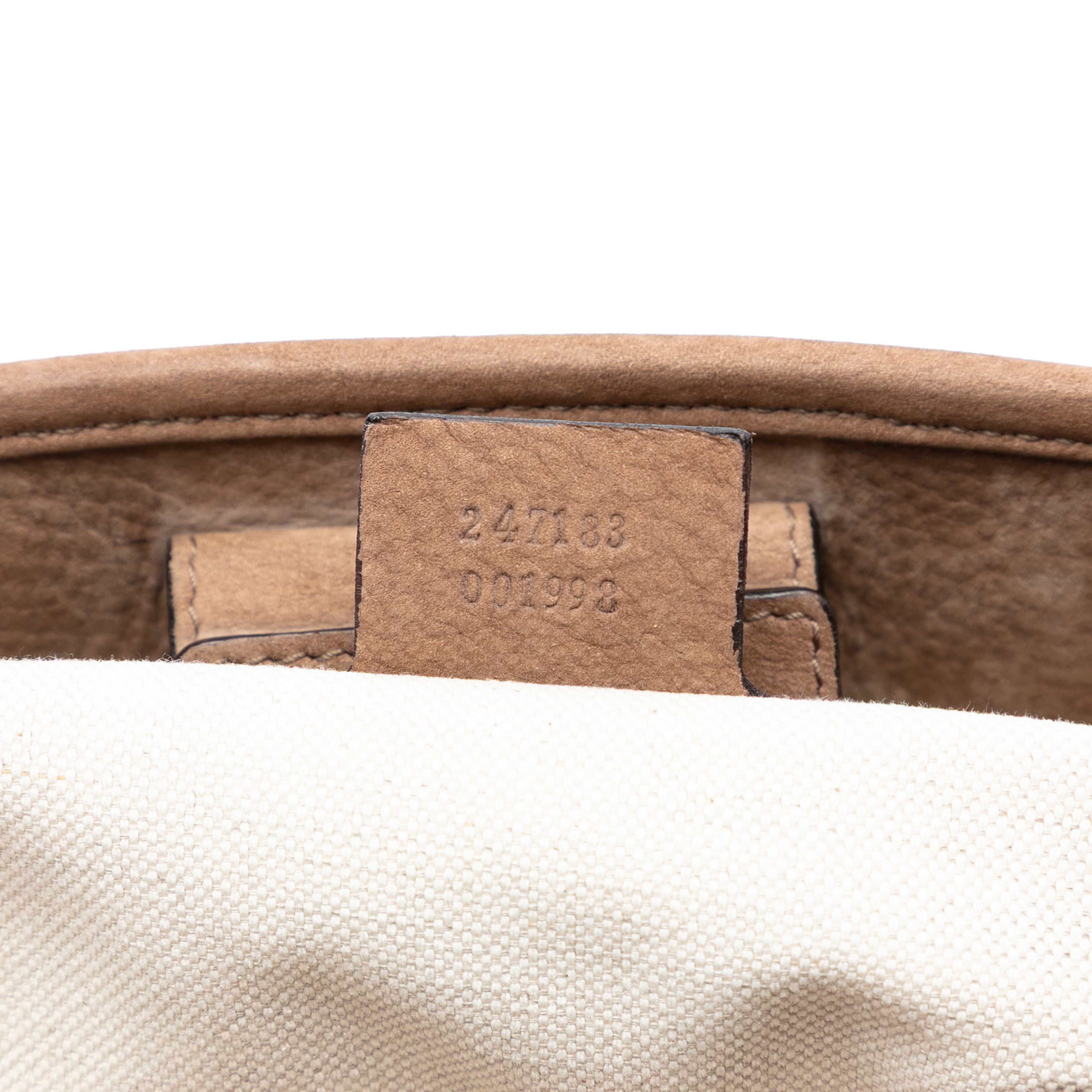 Gucci Gg Canvas Running Tote, från Luxclusif, i färgen beige. Klicka för att öppna bilden i stort format