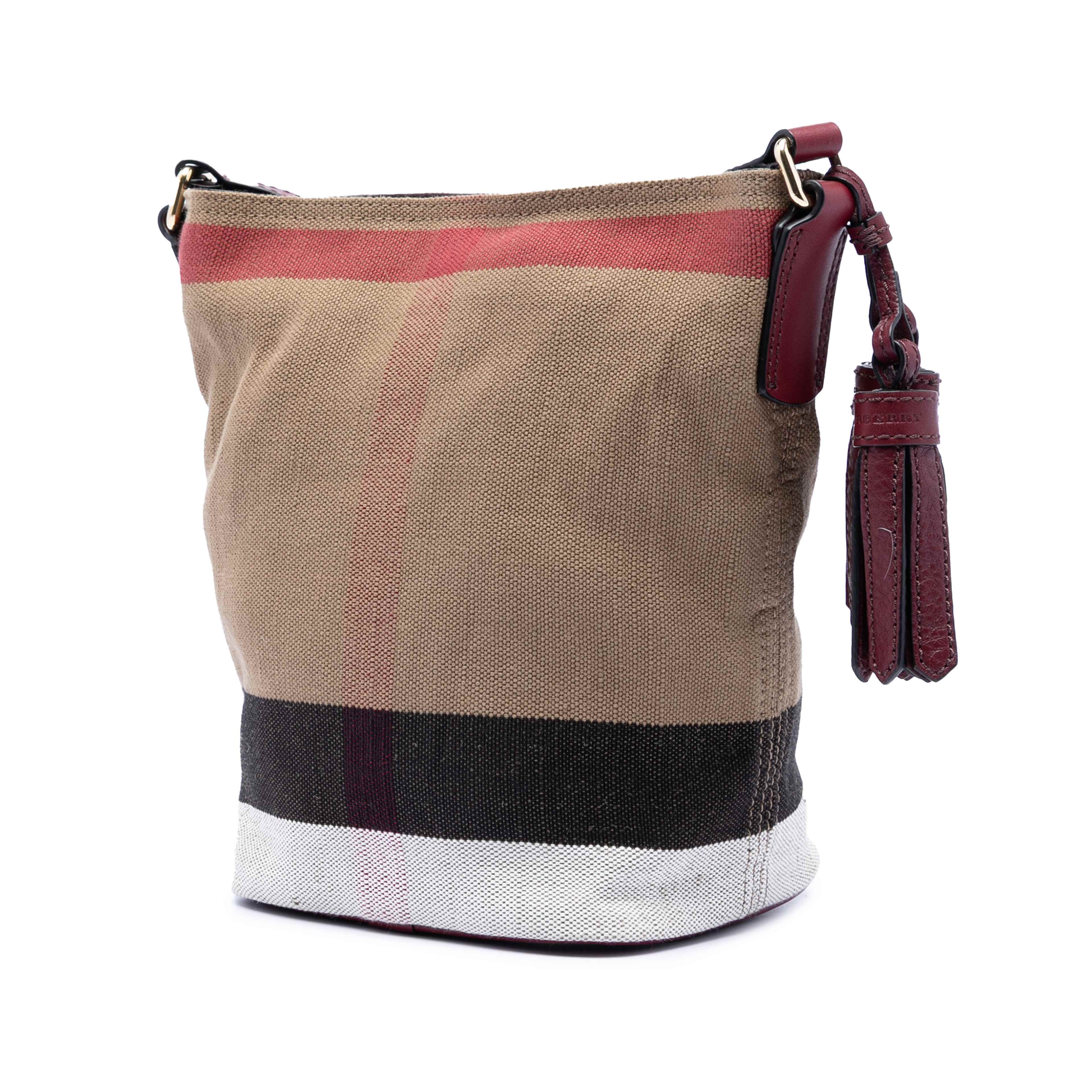 Burberry Mini Mega Check Canvas Ashby Tassel Bucket Bag, från Luxclusif, i färgen brun. Klicka för att öppna bilden i stort format