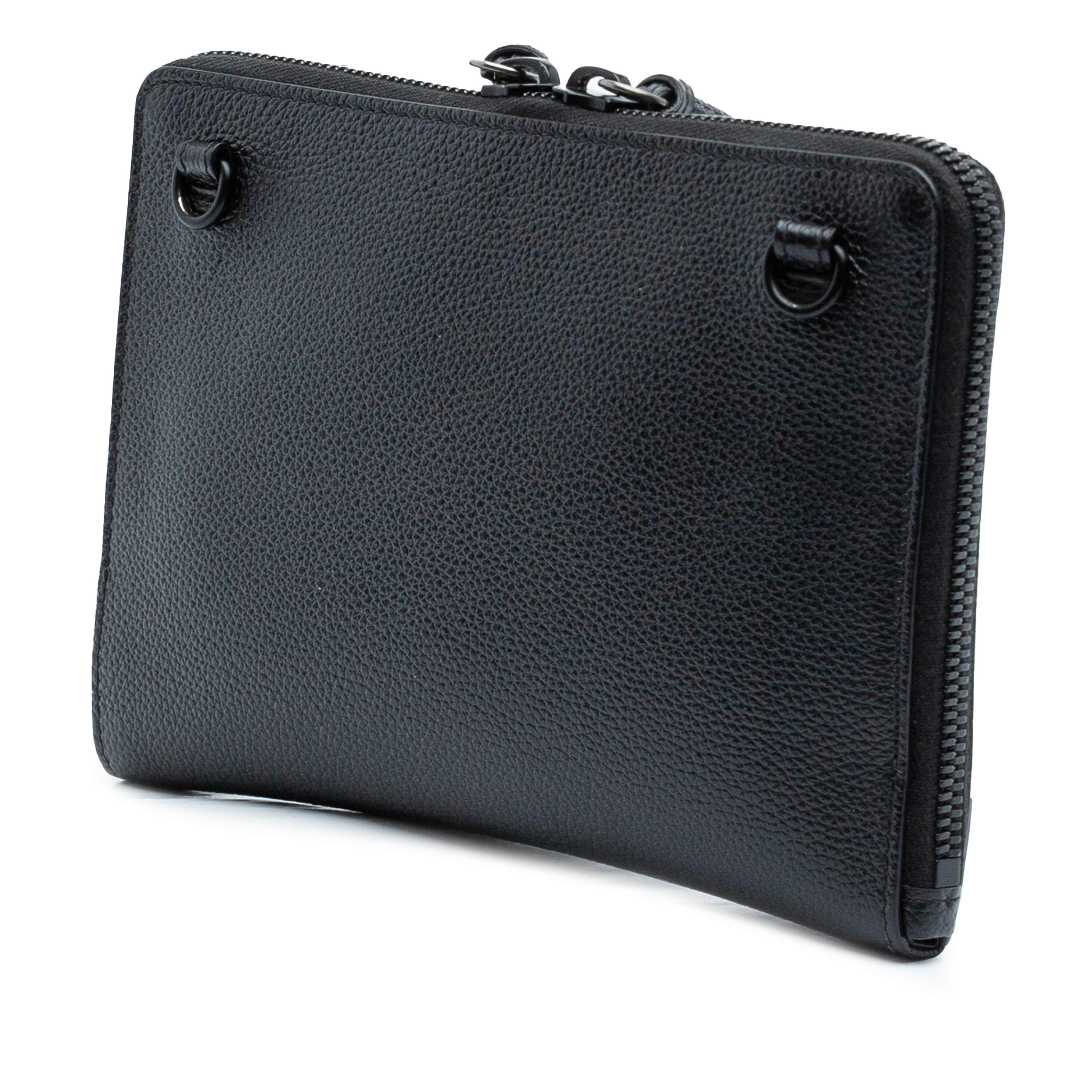 Balenciaga Grained Calfskin Neo Classic Zip Around Crossbody, från Luxclusif, i färgen black. Klicka för att öppna bilden i stort format