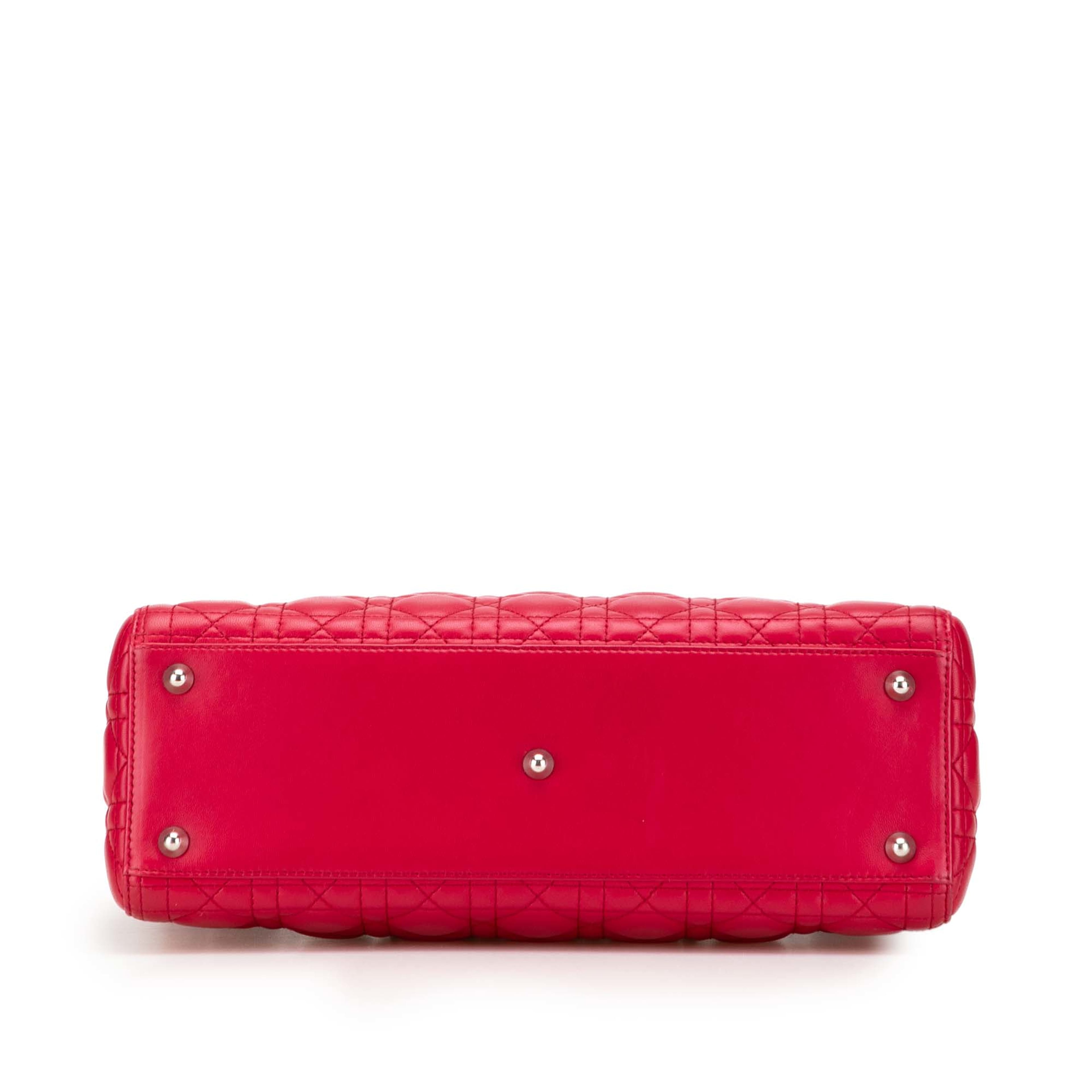 Dior Large Lambskin Cannage Lady Dior, från Luxclusif, i färgen red. Klicka för att öppna bilden i stort format