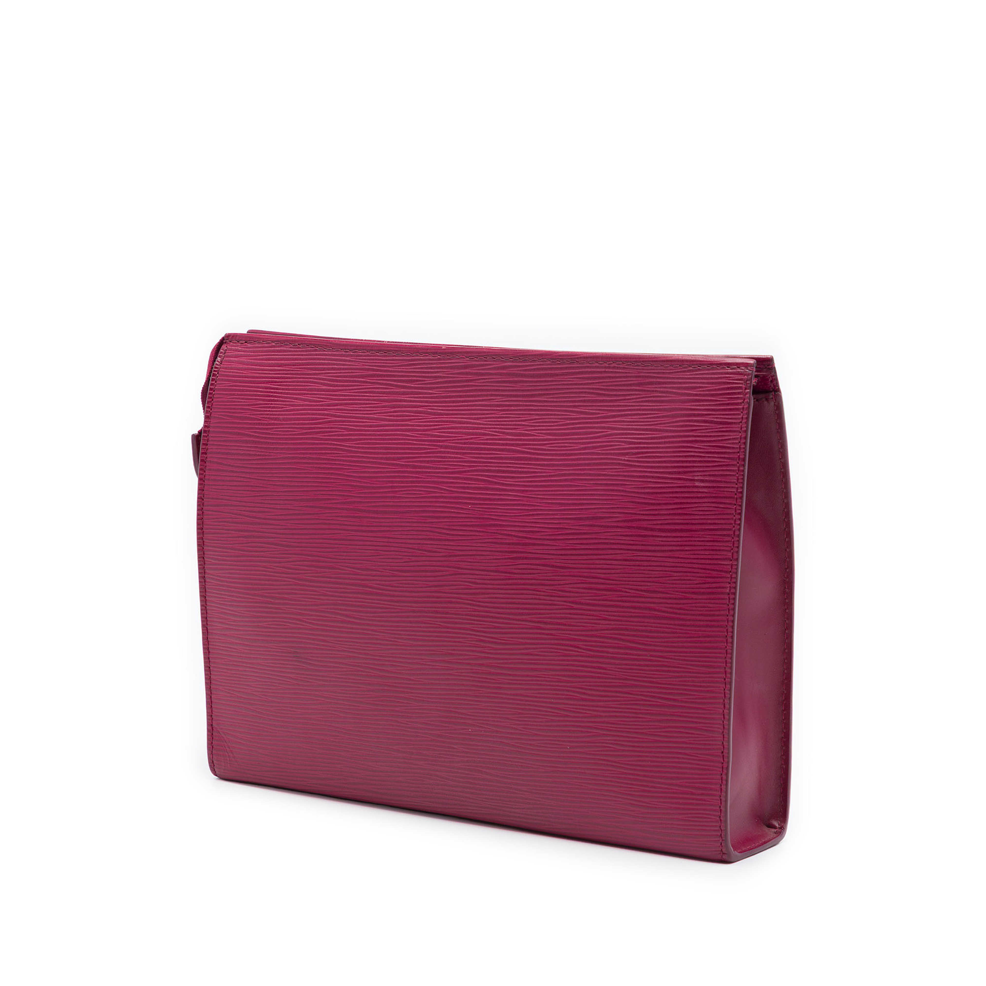 Louis Vuitton Epi Toiletry Pouch 26, från Luxclusif, i färgen rosa. Klicka för att öppna bilden i stort format
