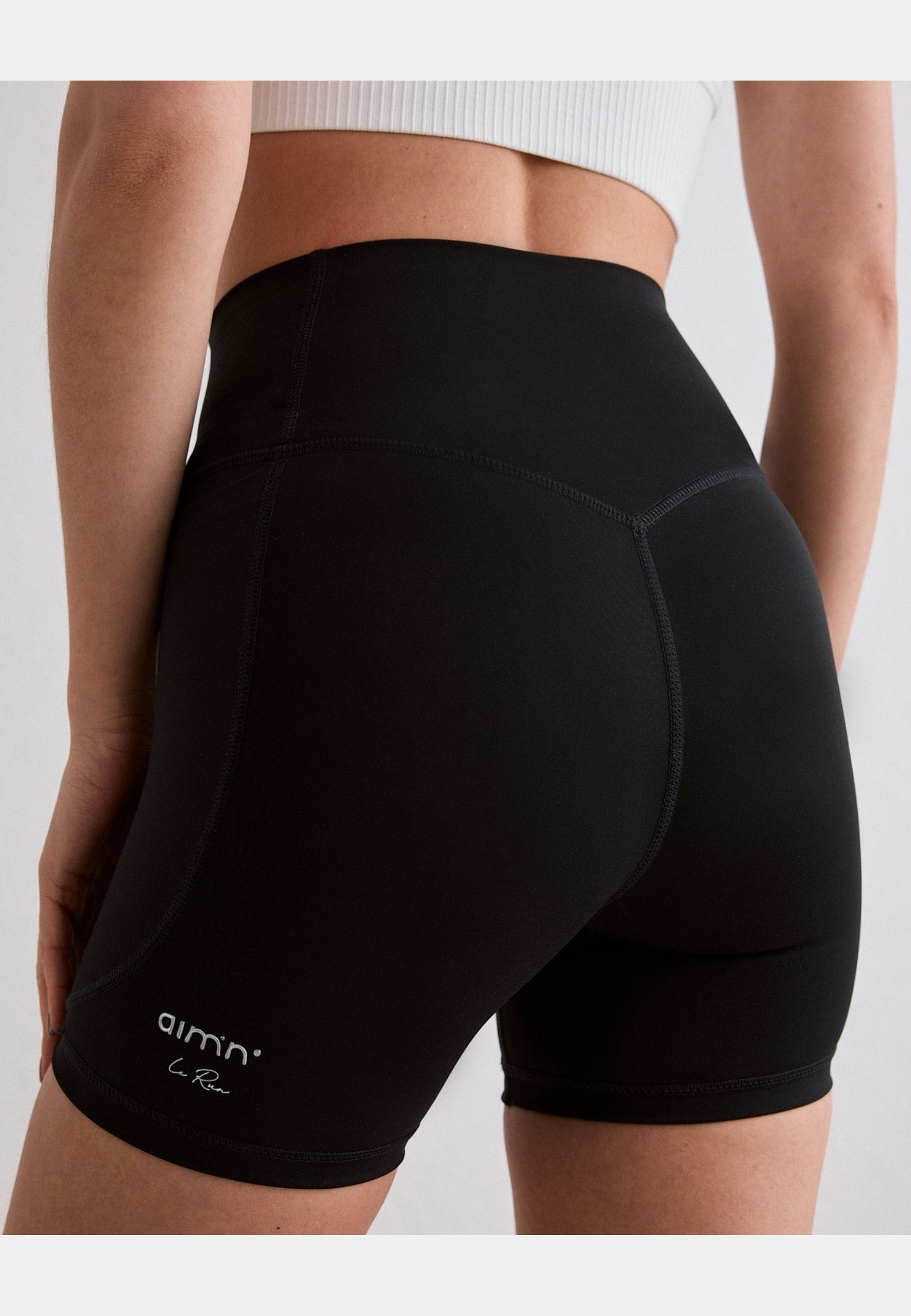 Running Midi Biker Shorts, från aim'n, i färgen black. Klicka för att öppna bilden i stort format