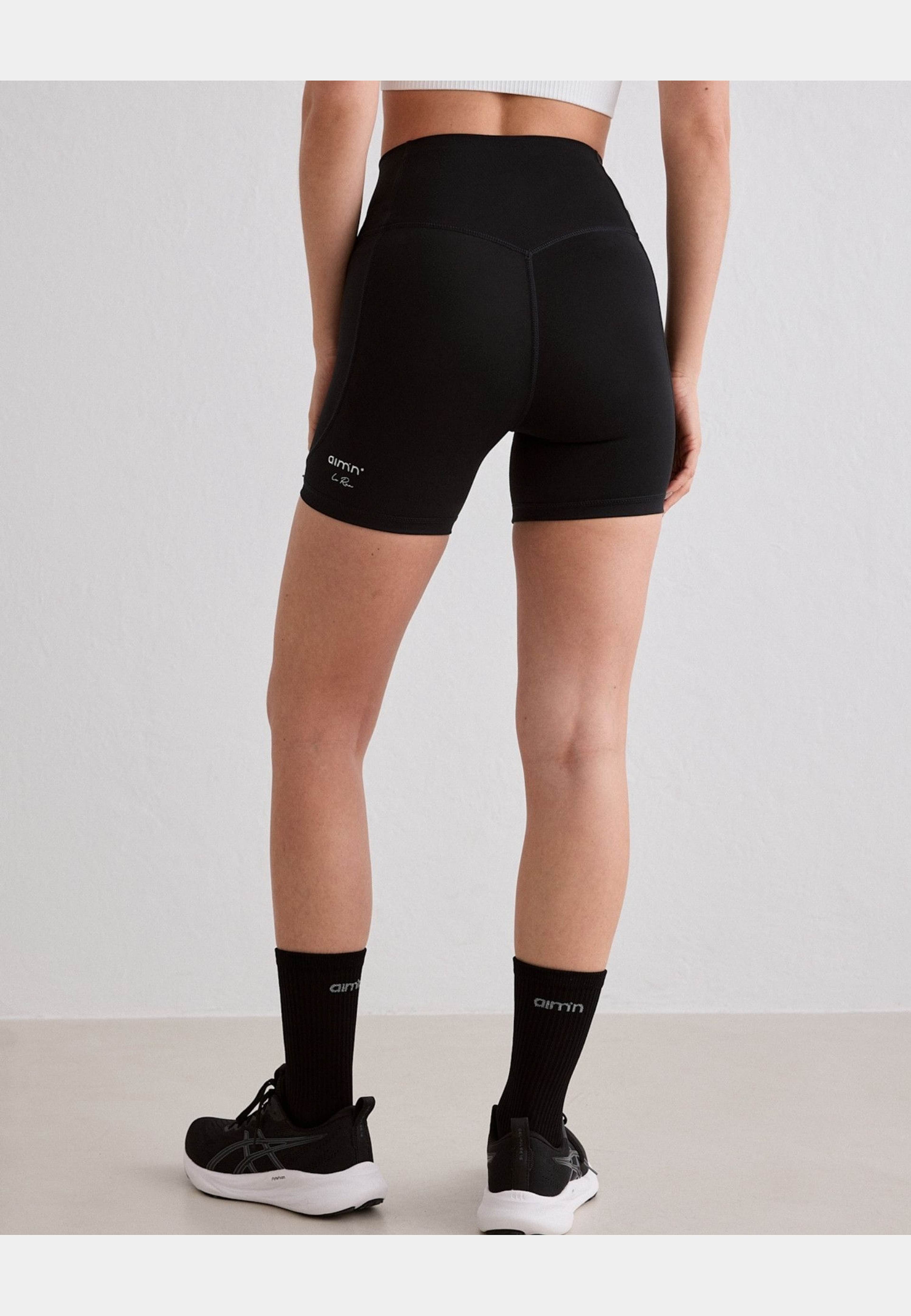 Running Midi Biker Shorts, från aim'n, i färgen black. Klicka för att öppna bilden i stort format