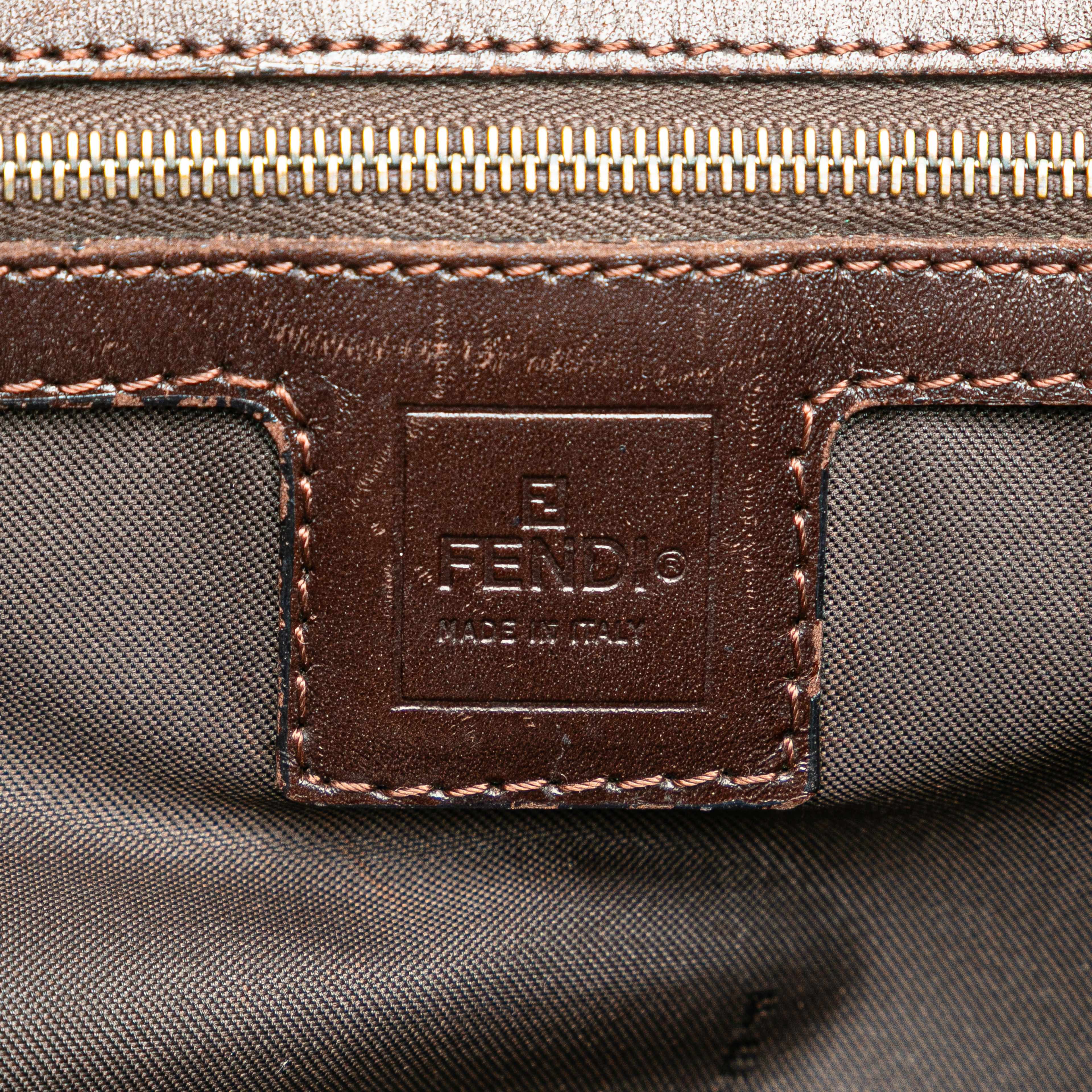 Fendi Small Zucca Canvas Twins Tote, från Luxclusif, i färgen brown. Klicka för att öppna bilden i stort format