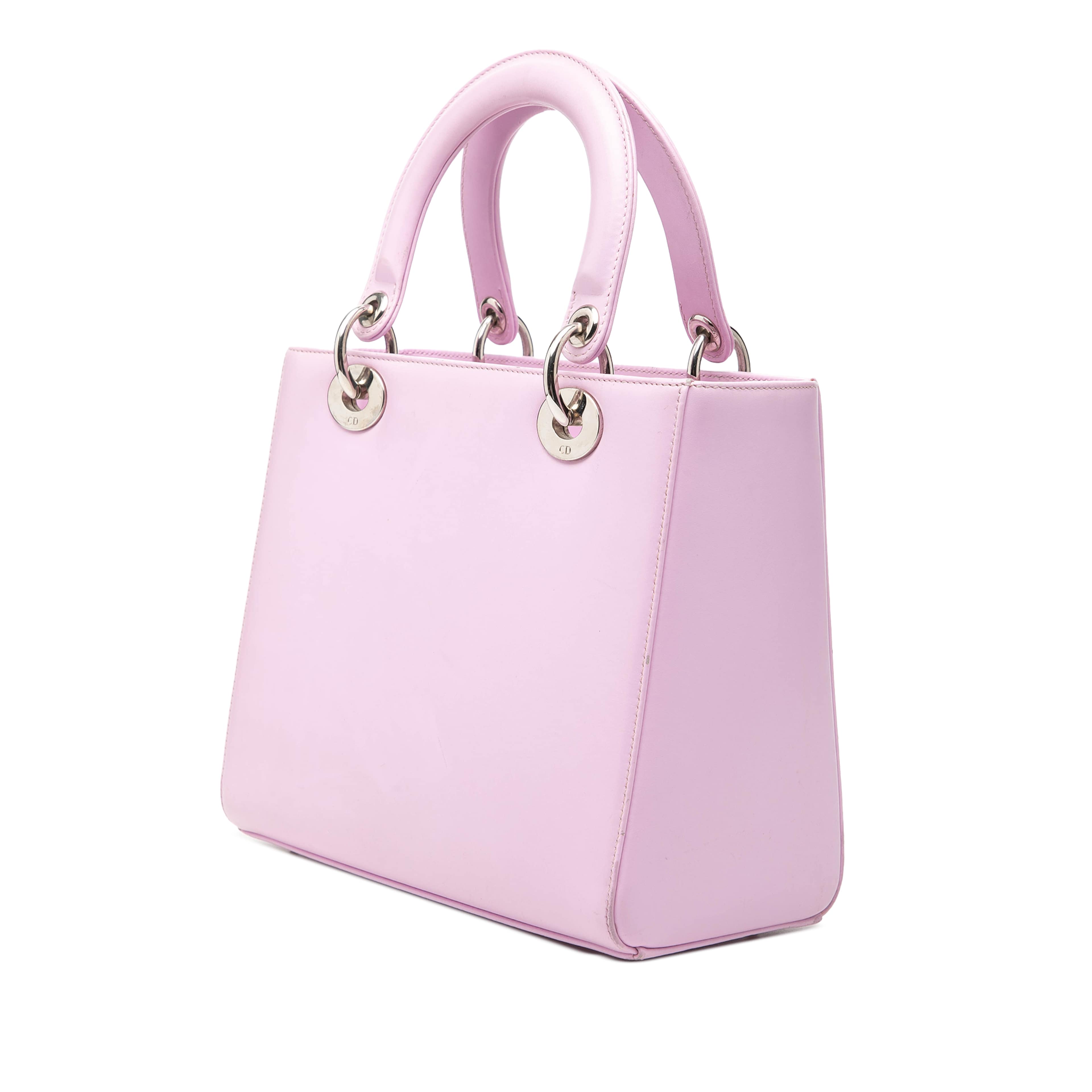 Dior Medium Calfskin Pockets Lady Dior, från Luxclusif, i färgen rosa. Klicka för att öppna bilden i stort format